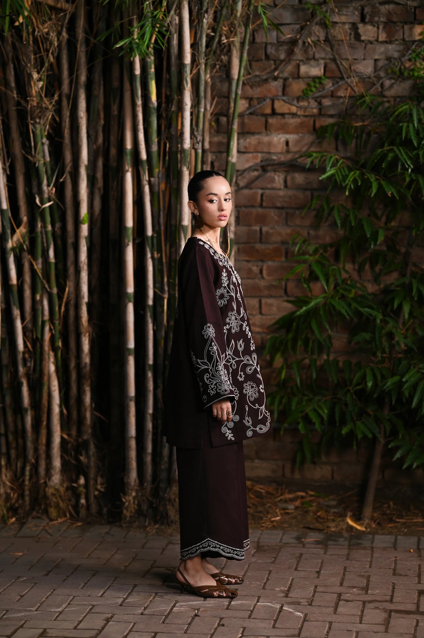 CHOCOLATE BROWNIE LUXURY EMBROIDERED KARANDI (NPA2-25321) | ZAIB