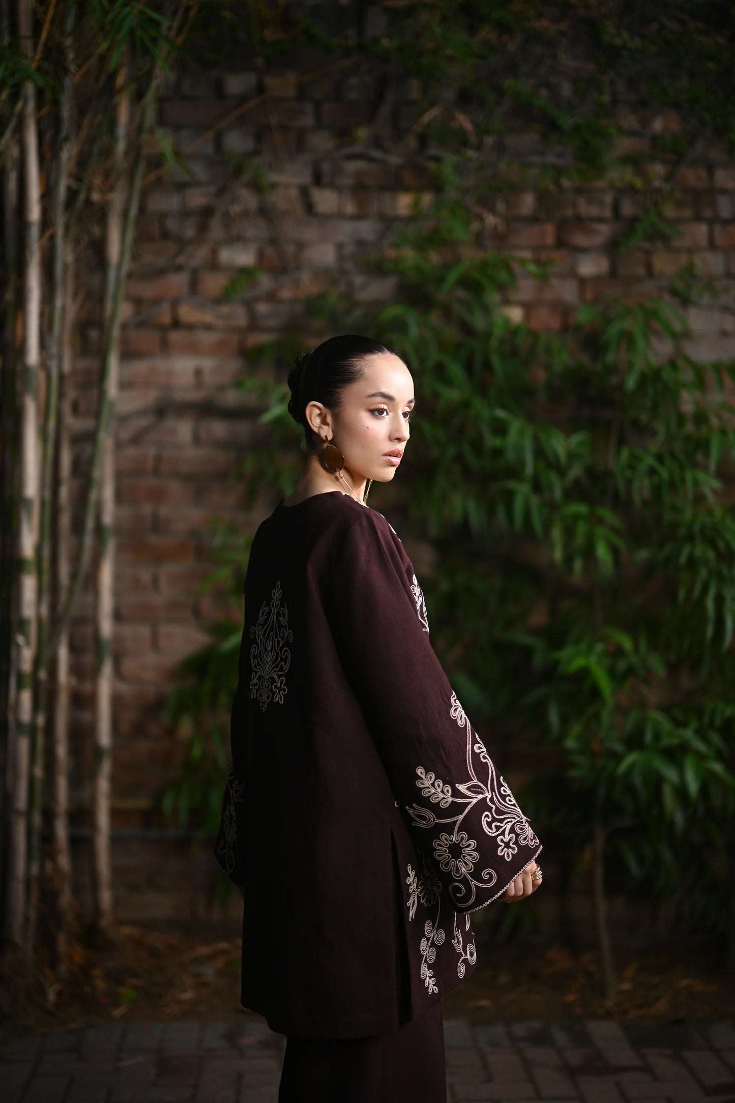 CHOCOLATE BROWNIE LUXURY EMBROIDERED KARANDI (NPA2-25321) | ZAIB