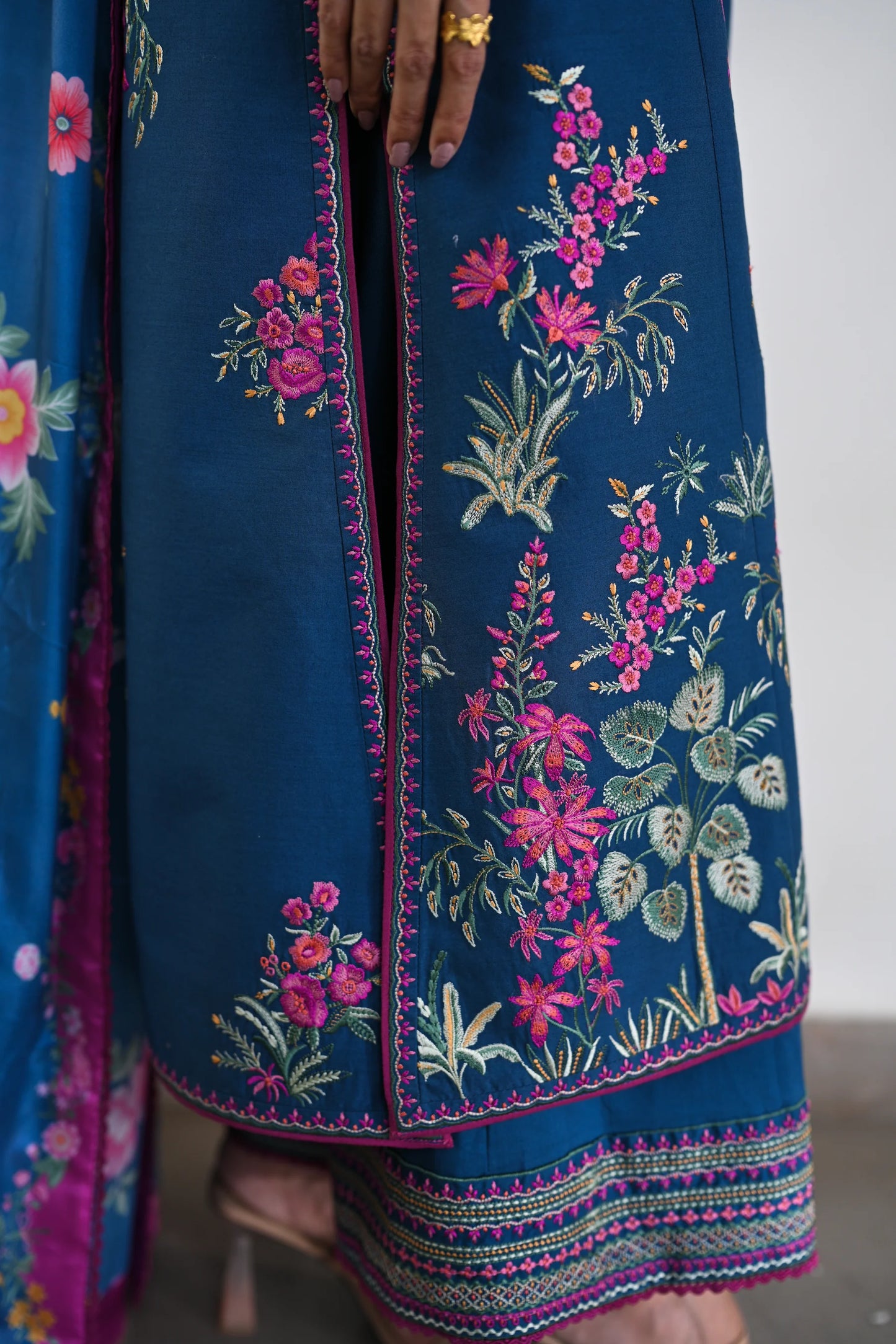 TEAL GARDEN LUXURY PRINTED EMBROIDERED LAWN SET (NEL-25610) | ZAIB