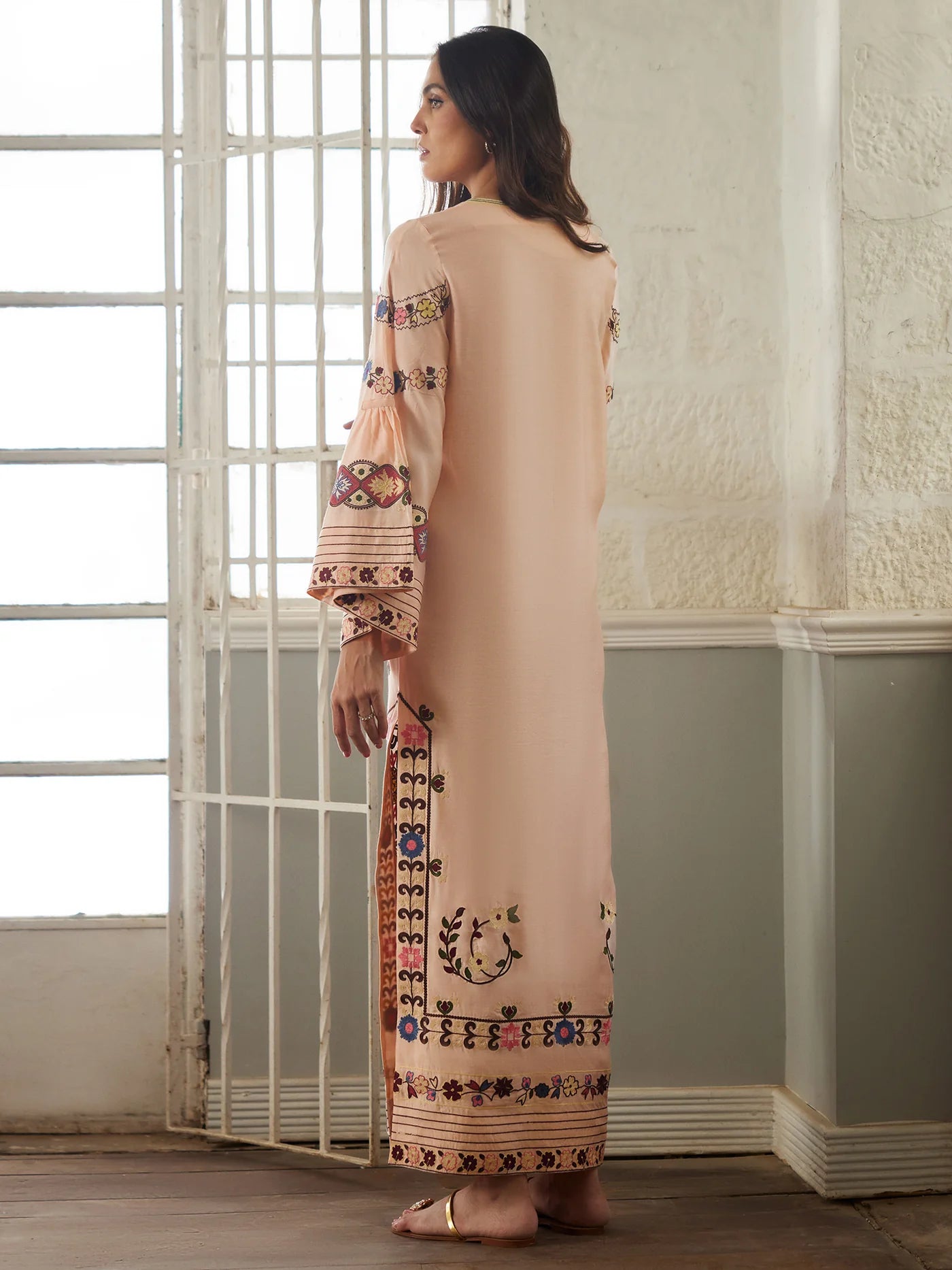 SS26AMB2CCLS008 | NEW IN | MISHA LAKHANI