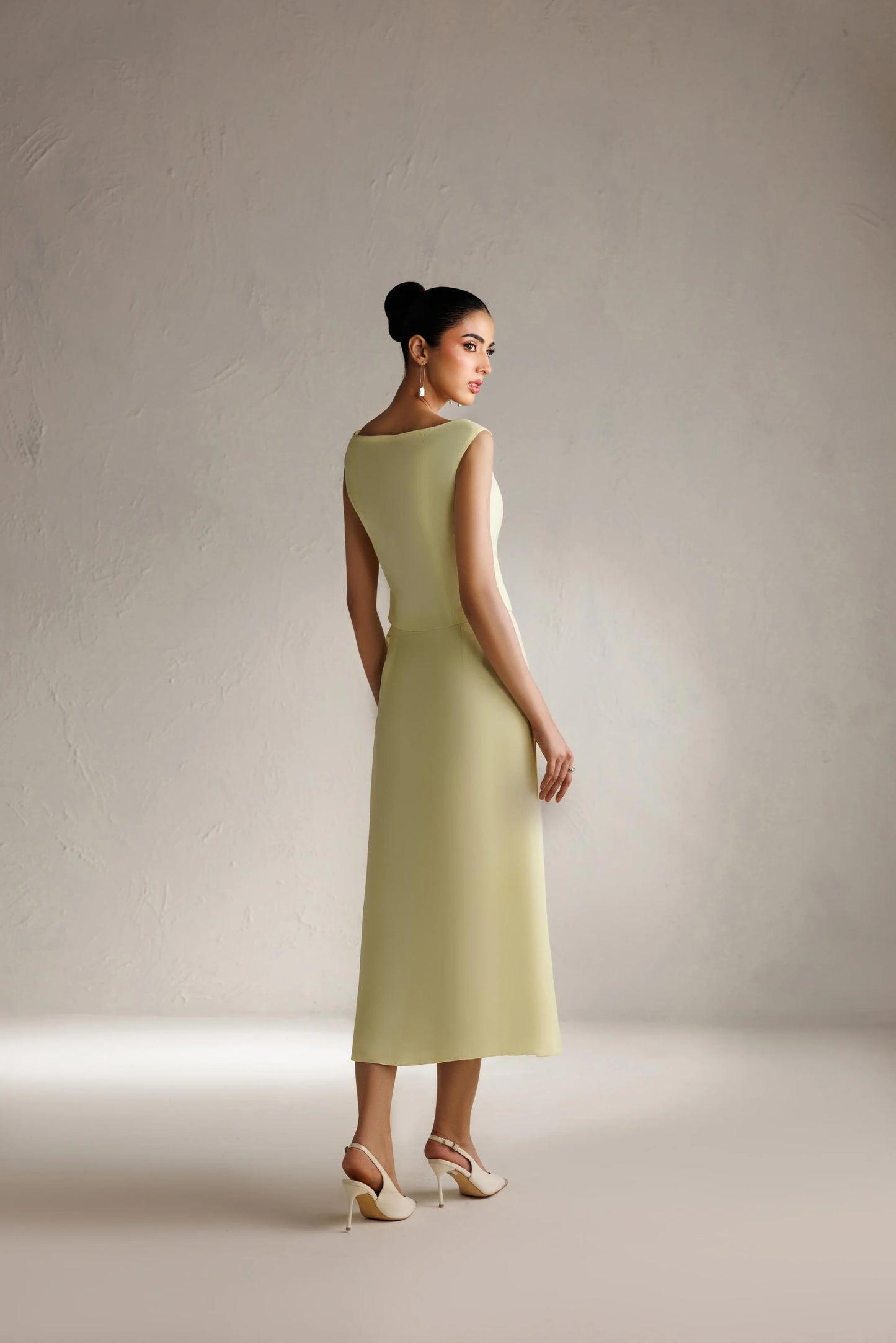 LOOK 16 | Basics | Caia