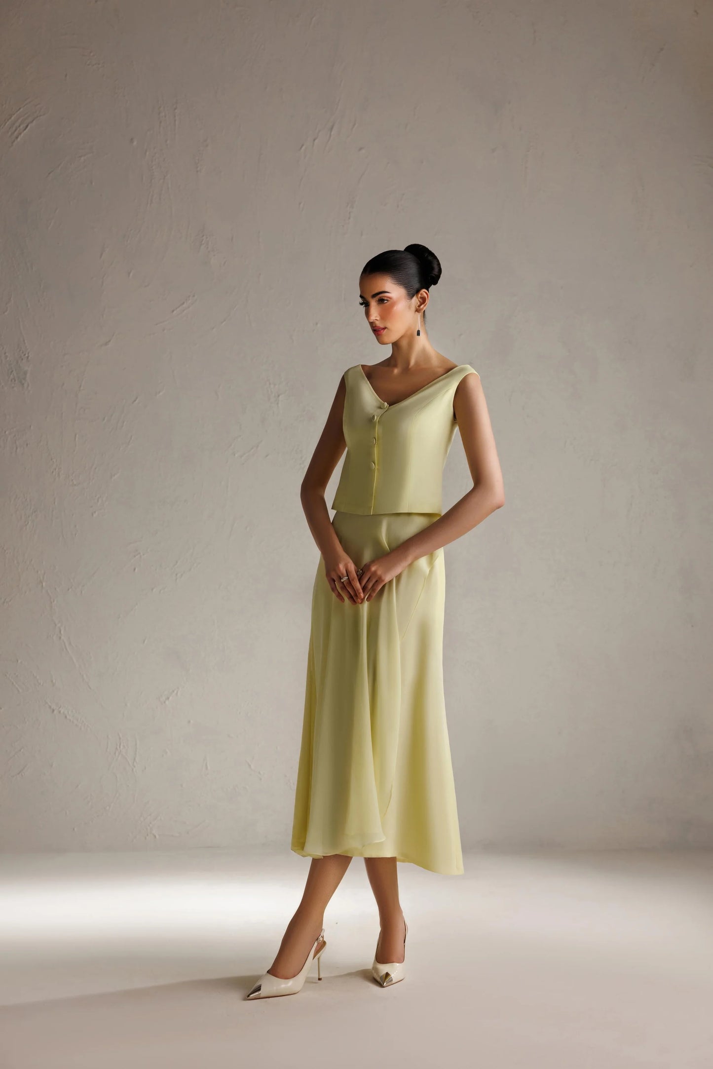LOOK 16 | Basics | Caia