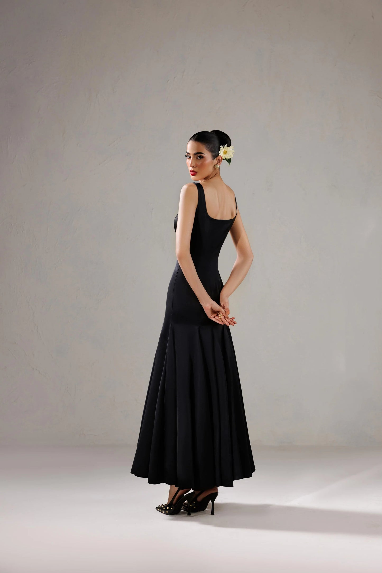 LOOK 15 | Basics | Caia