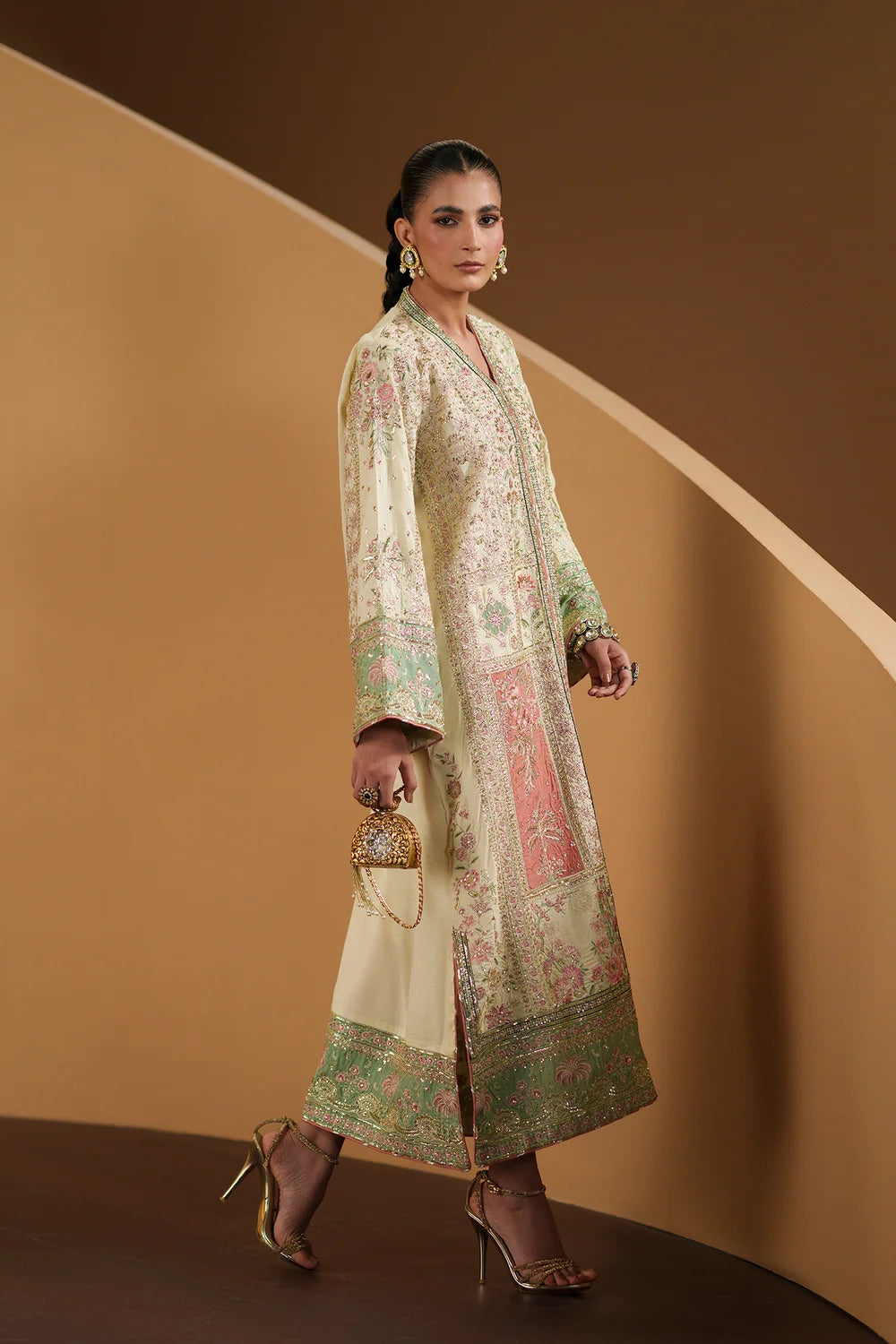 ANTIQUE WHITE | E1210/104/006 | Women Boutique 1 August ‘26 | Ethnc