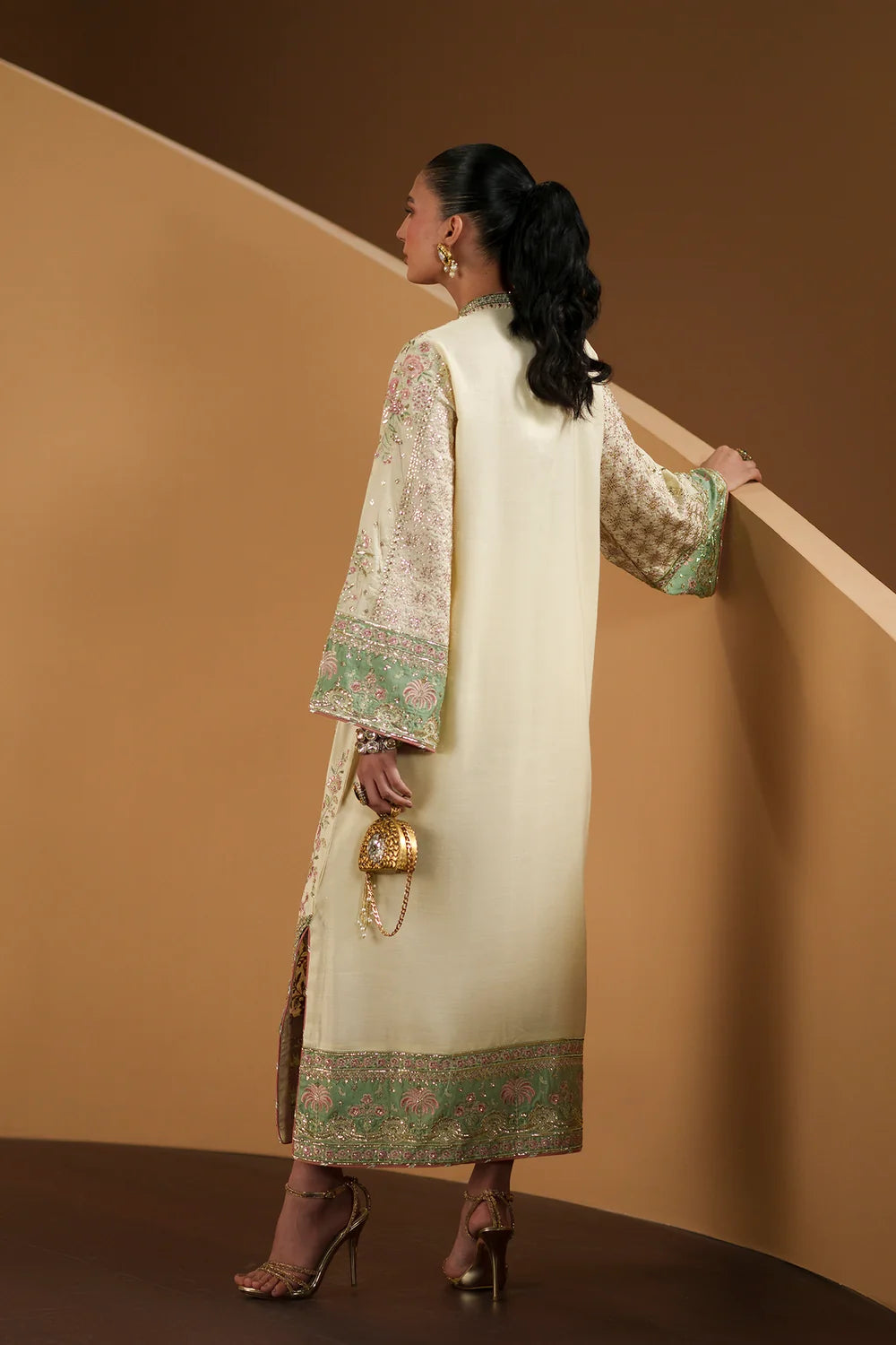 ANTIQUE WHITE | E1210/104/006 | Women Boutique 1 August ‘26 | Ethnc
