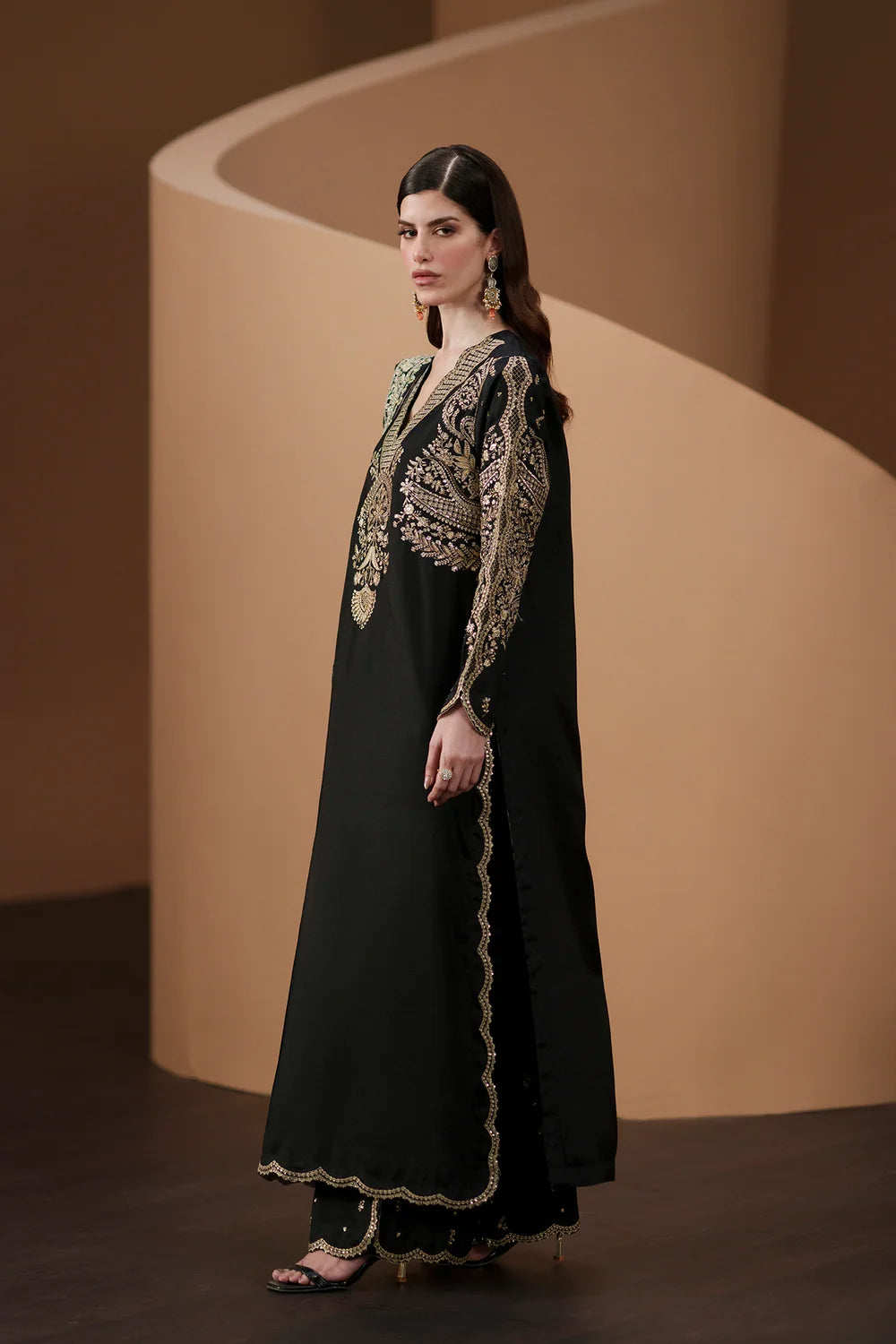 JET BLACK | E1127/104/902 | Women Boutique 1 August ‘26 | Ethnc