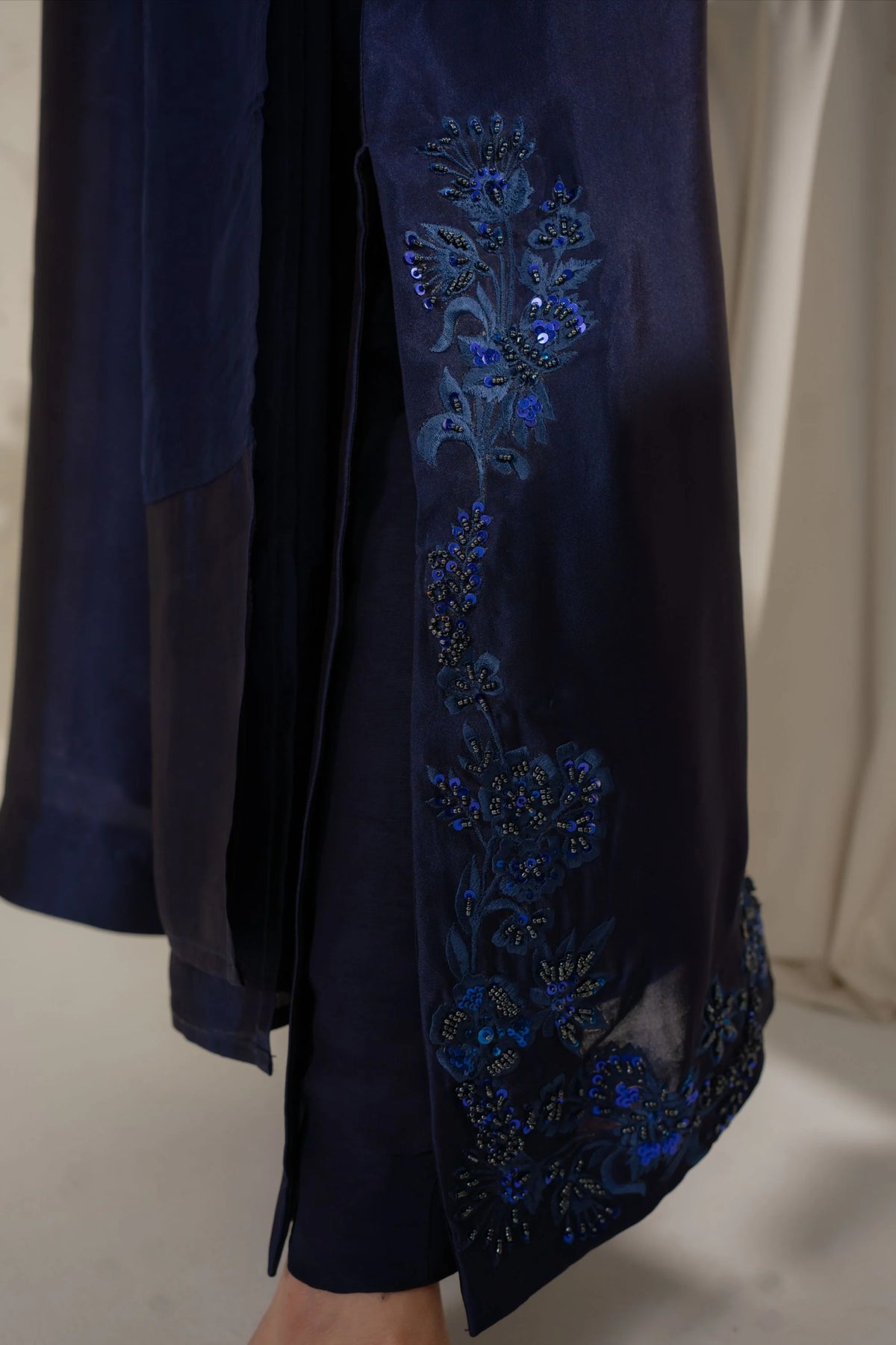 Navy | Velvet | Kaida