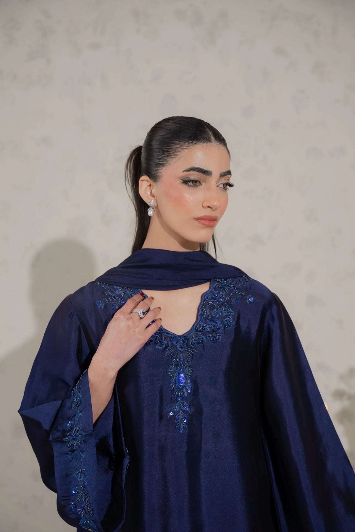 Navy | Velvet | Kaida