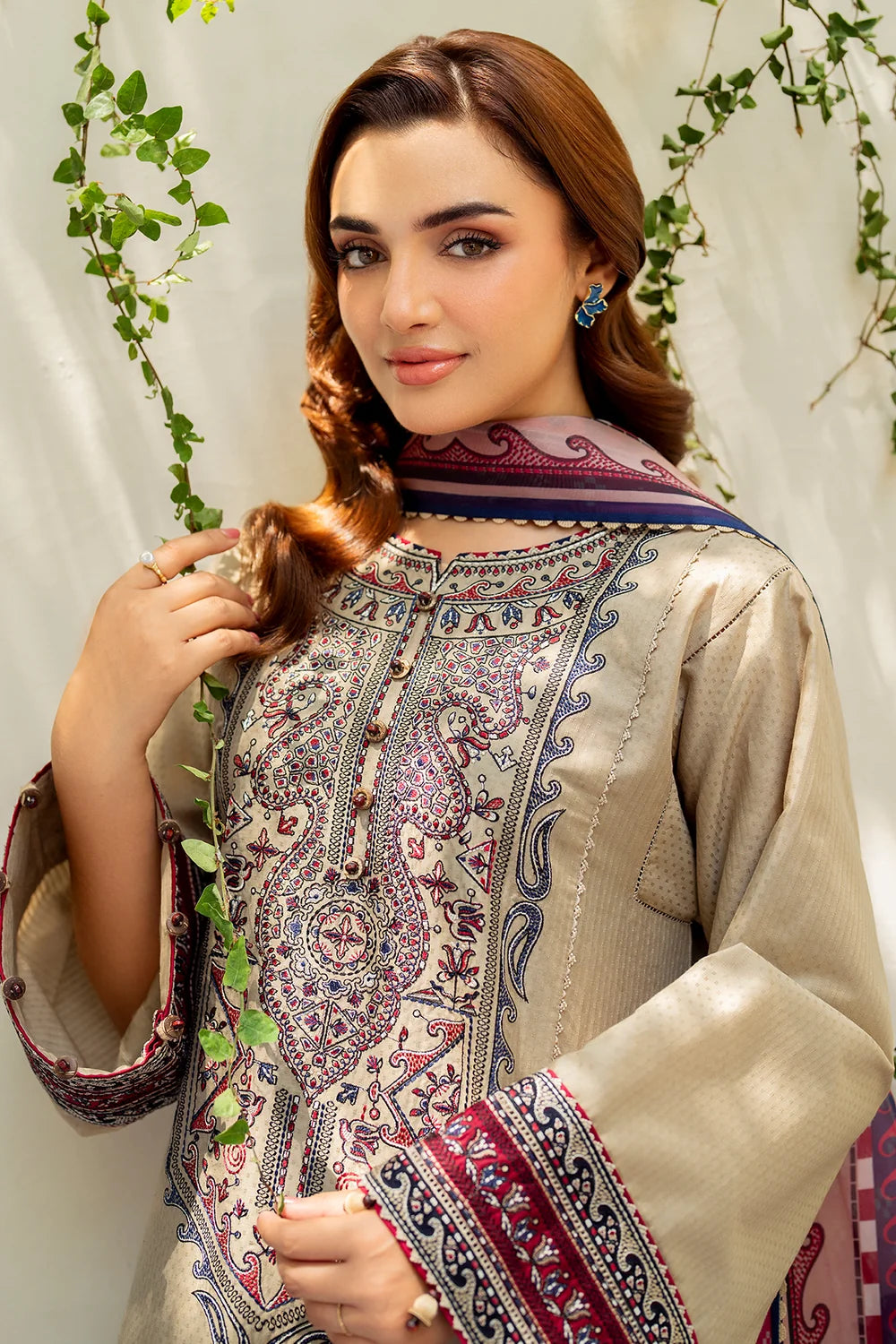 EMBROIDERED LAWN USE-9387 | New Arrivals | Jazmin