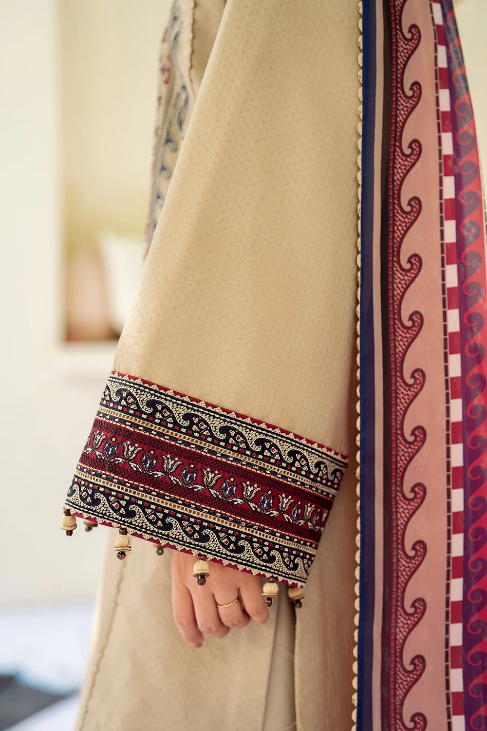 EMBROIDERED LAWN USE-9387 | New Arrivals | Jazmin