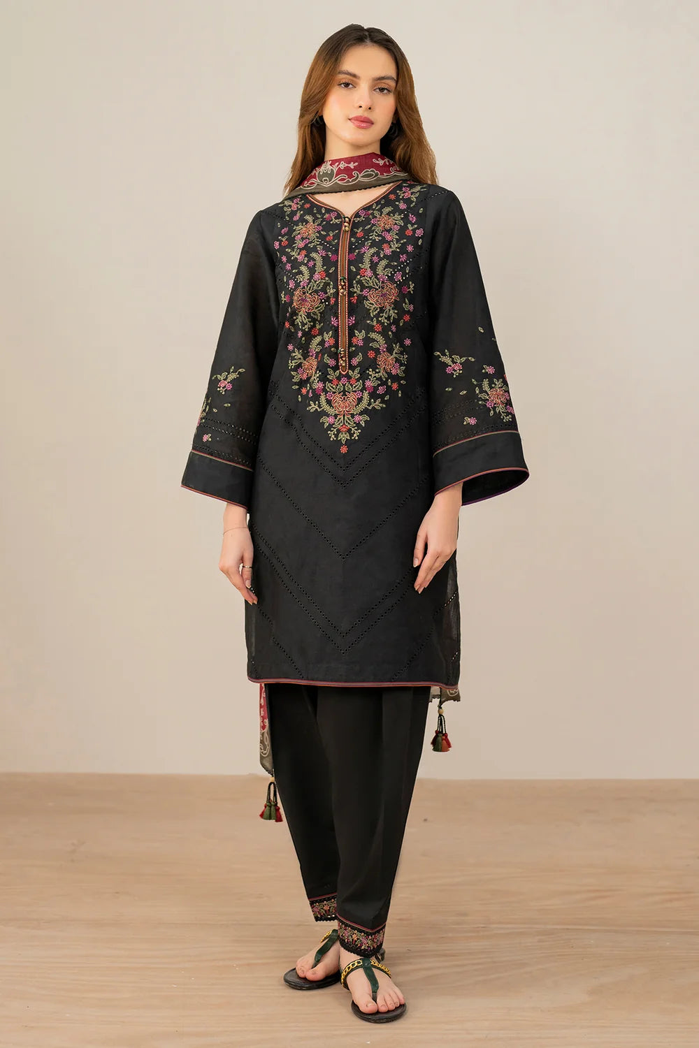 EMBROIDERED LAWN RTW-9131 | New Arrivals | Jazmin