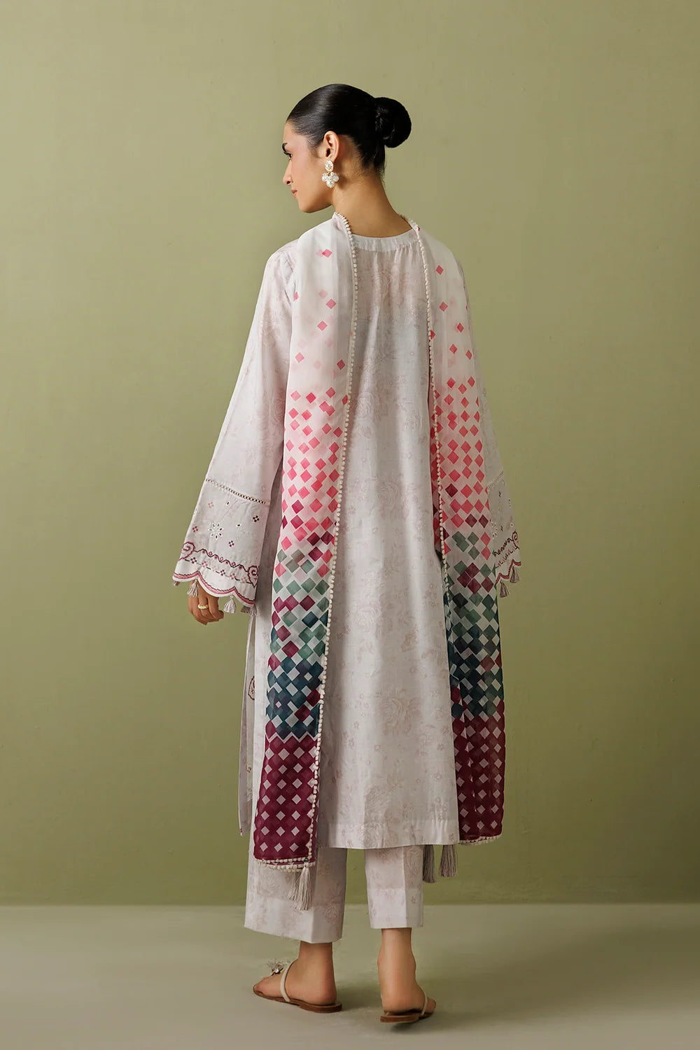 EMBROIDERED LAWN USE-9387 | New Arrivals | Jazmin