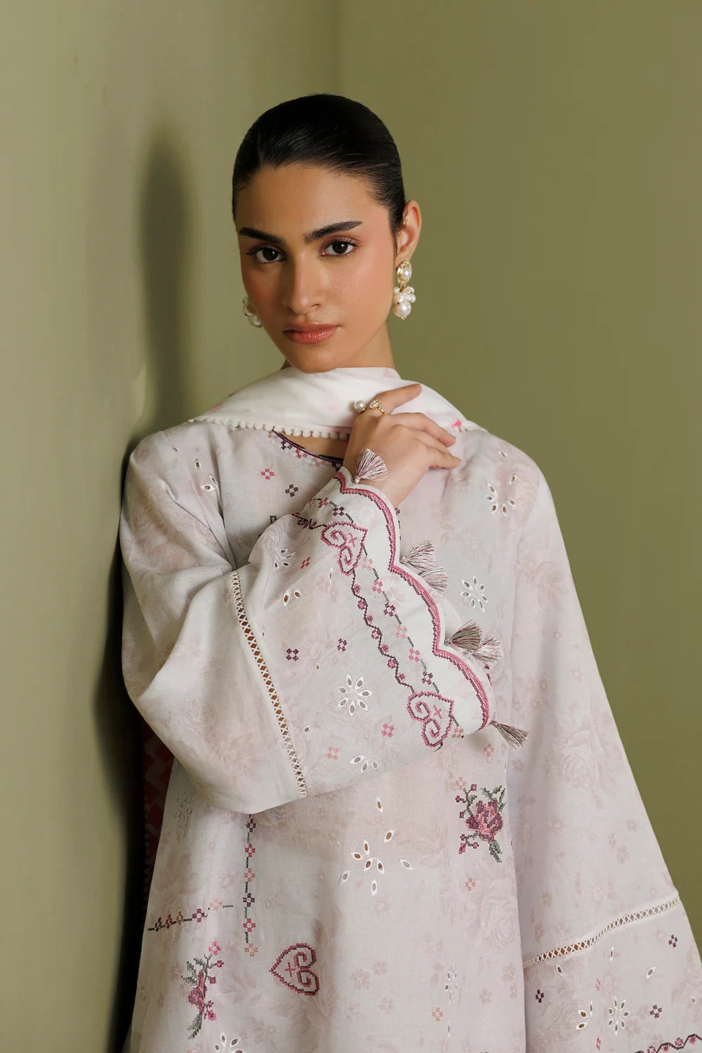 EMBROIDERED LAWN USE-9387 | New Arrivals | Jazmin