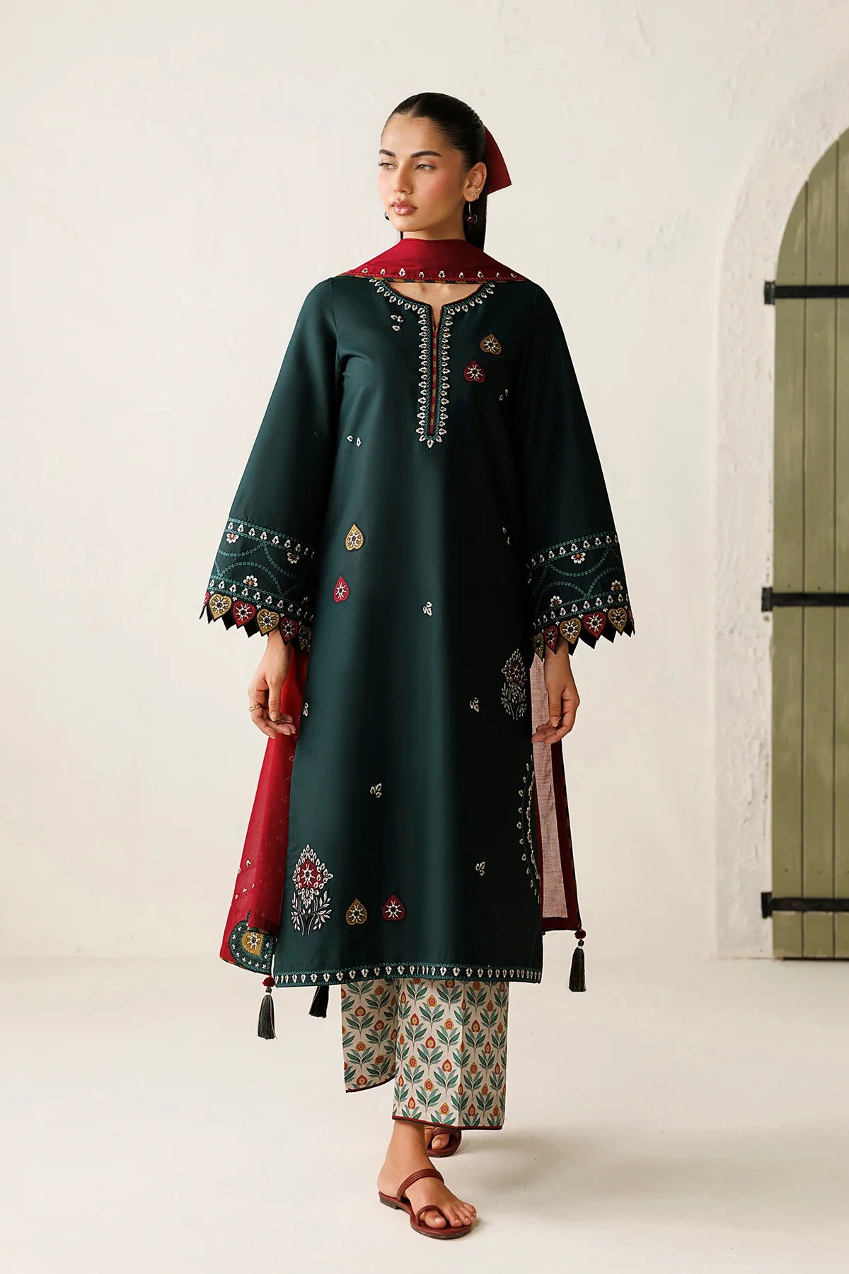 EMBROIDERED LAWN USE-9395 | New Arrivals | Jazmin