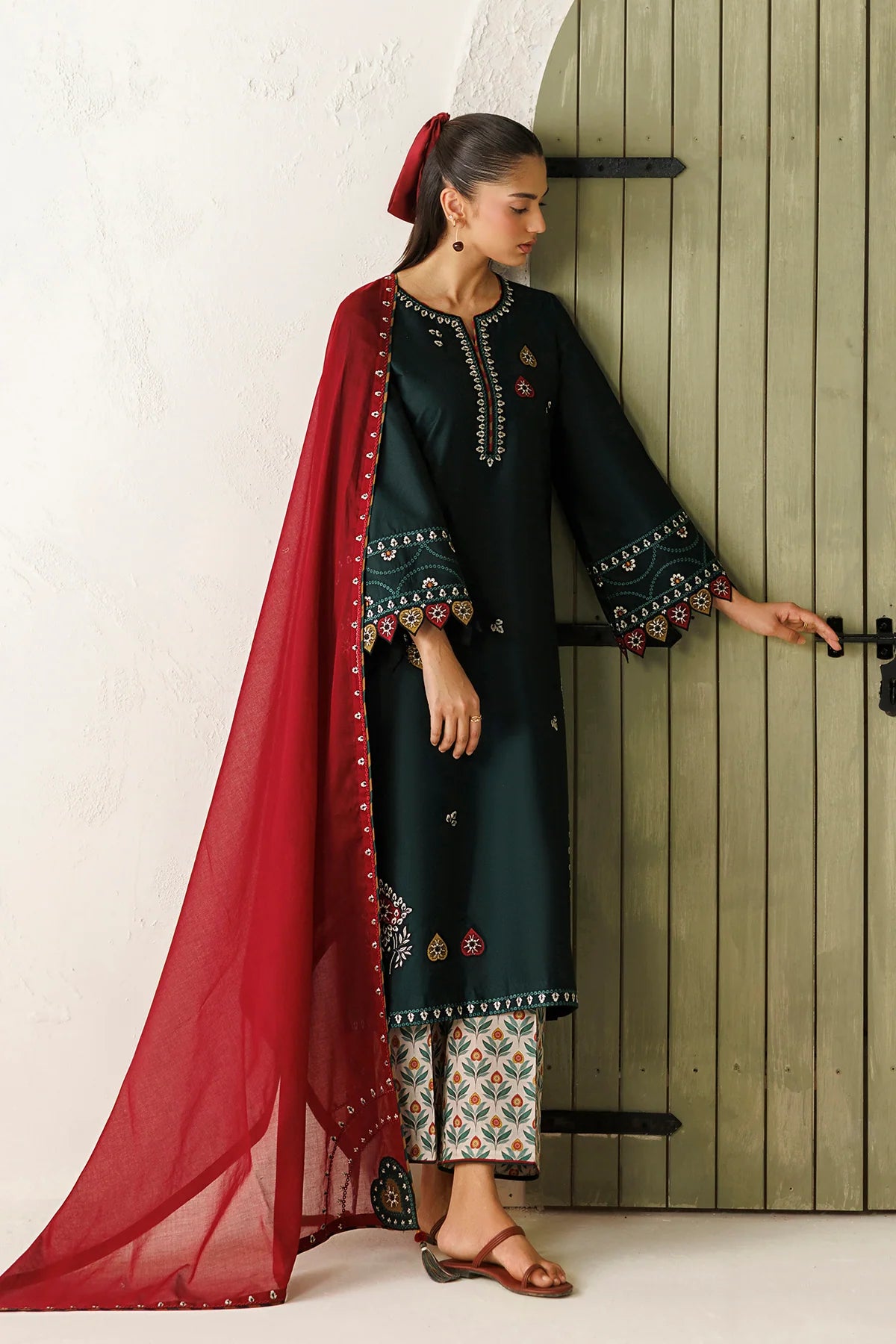 EMBROIDERED LAWN USE-9395 | New Arrivals | Jazmin