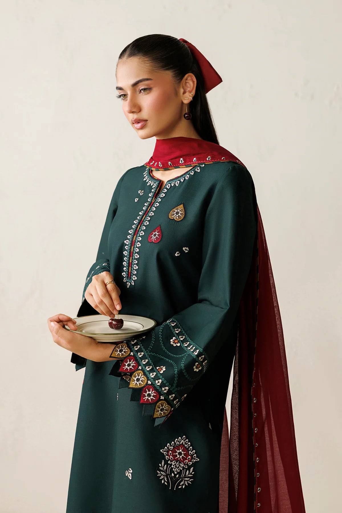 EMBROIDERED LAWN USE-9395 | New Arrivals | Jazmin