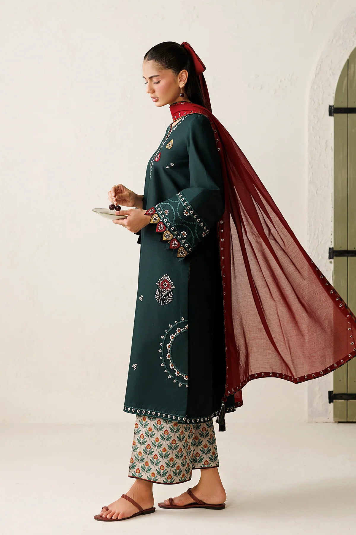 EMBROIDERED LAWN USE-9395 | New Arrivals | Jazmin