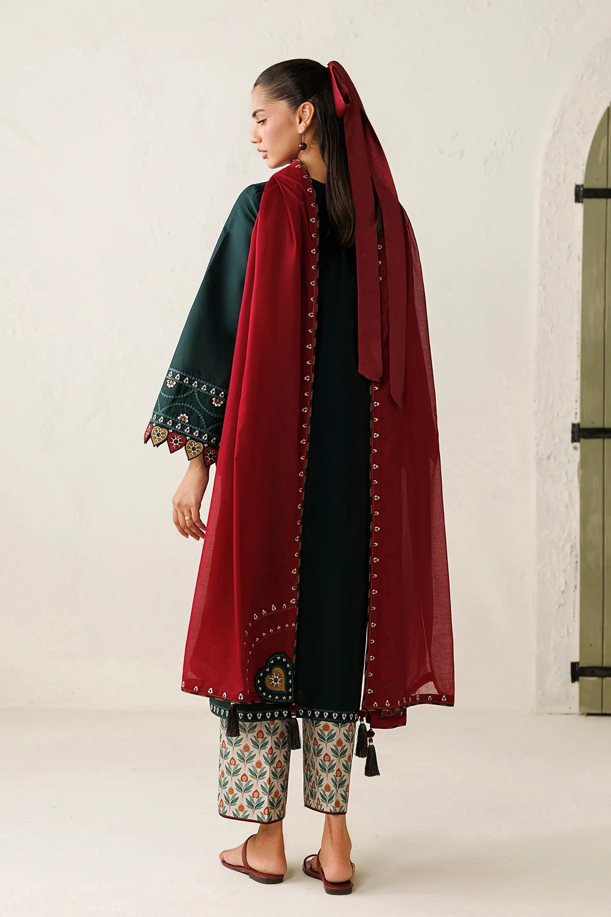 EMBROIDERED LAWN USE-9395 | New Arrivals | Jazmin
