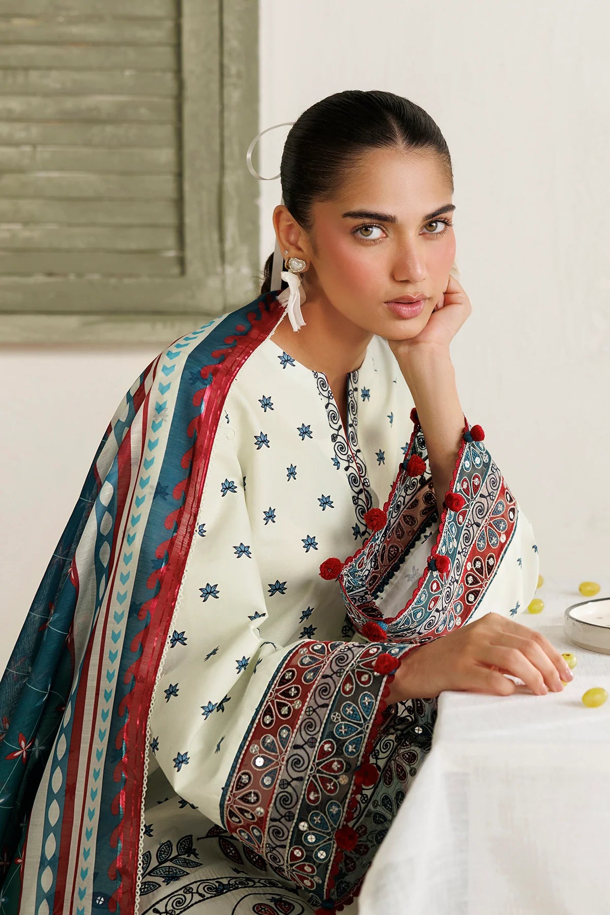 EMBROIDERED LAWN USE-9389 | New Arrivals | Jazmin