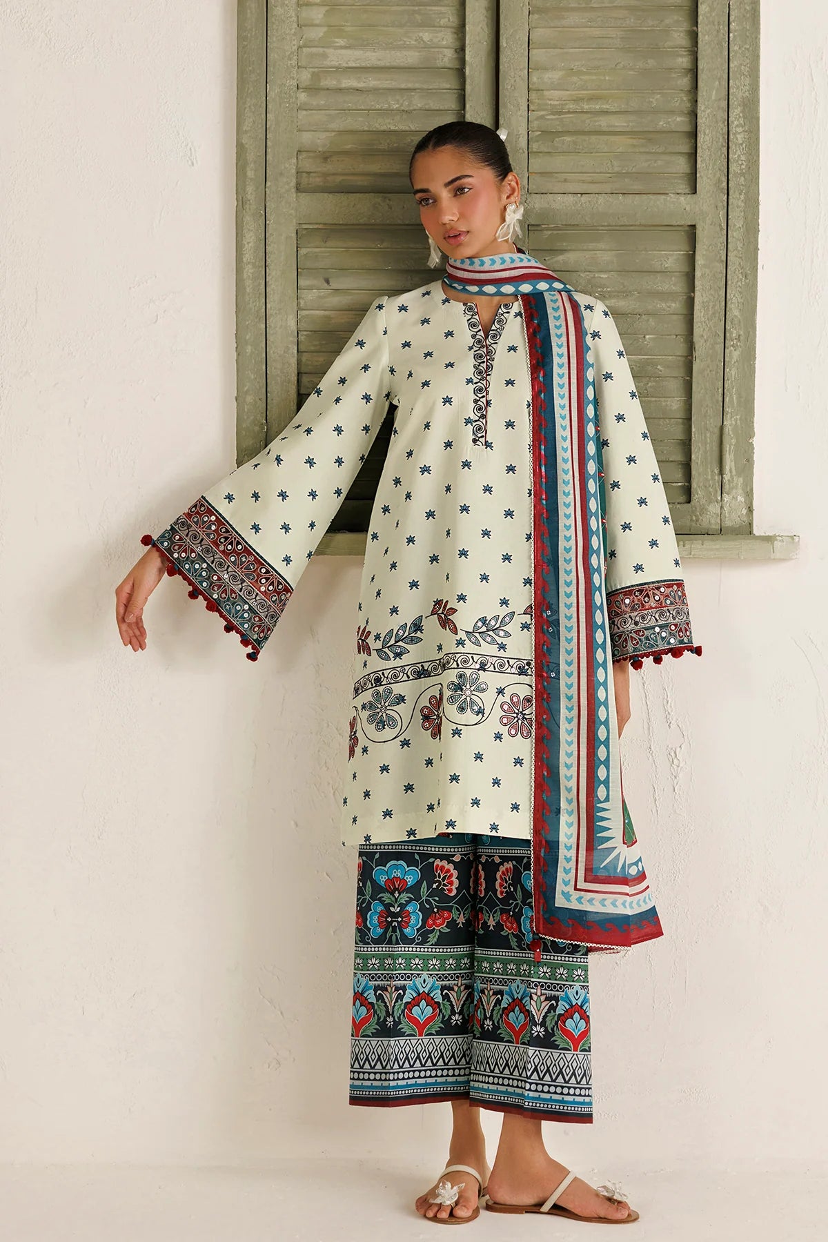 EMBROIDERED LAWN USE-9389 | New Arrivals | Jazmin