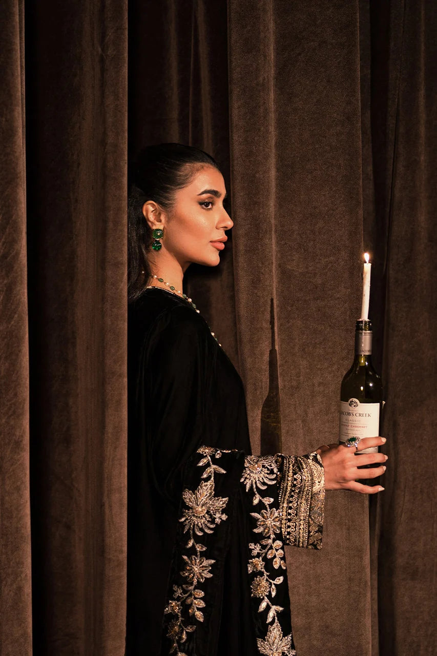 Grand Black Velevt Shawl Set (D-10) | Rendezvous '24 | Ammara Khan