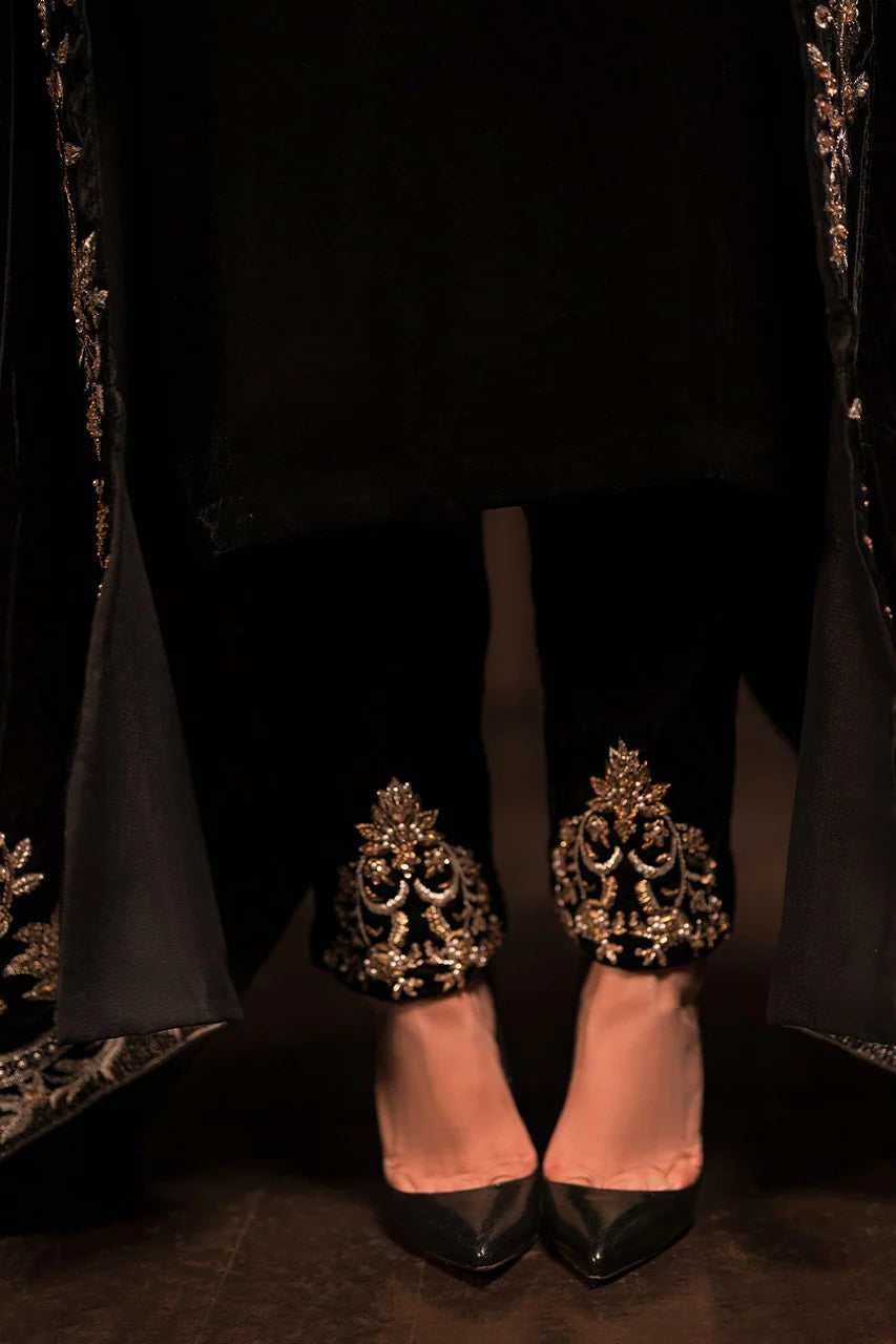 Grand Black Velevt Shawl Set (D-10) | Rendezvous '24 | Ammara Khan