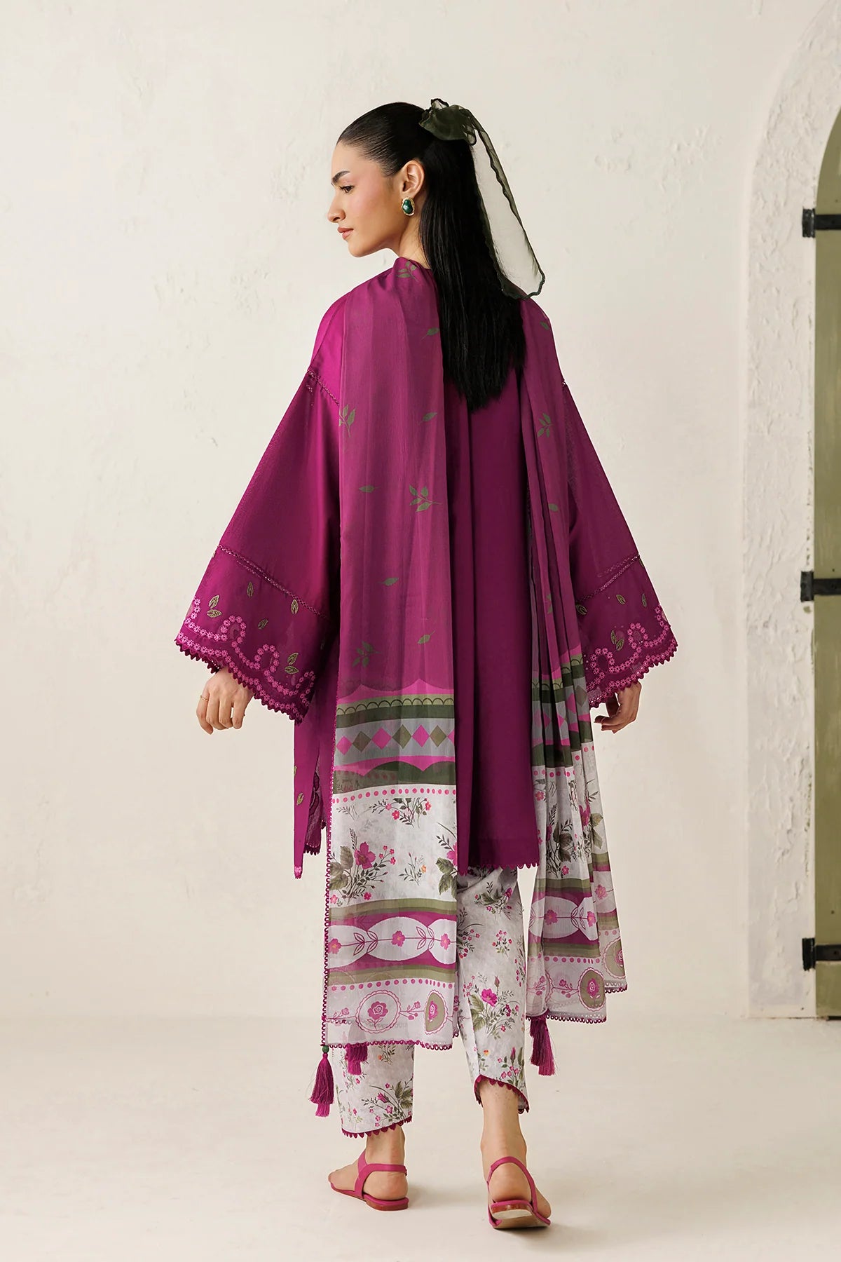 EMBROIDERED LAWN USE-9391 | New Arrivals | Jazmin