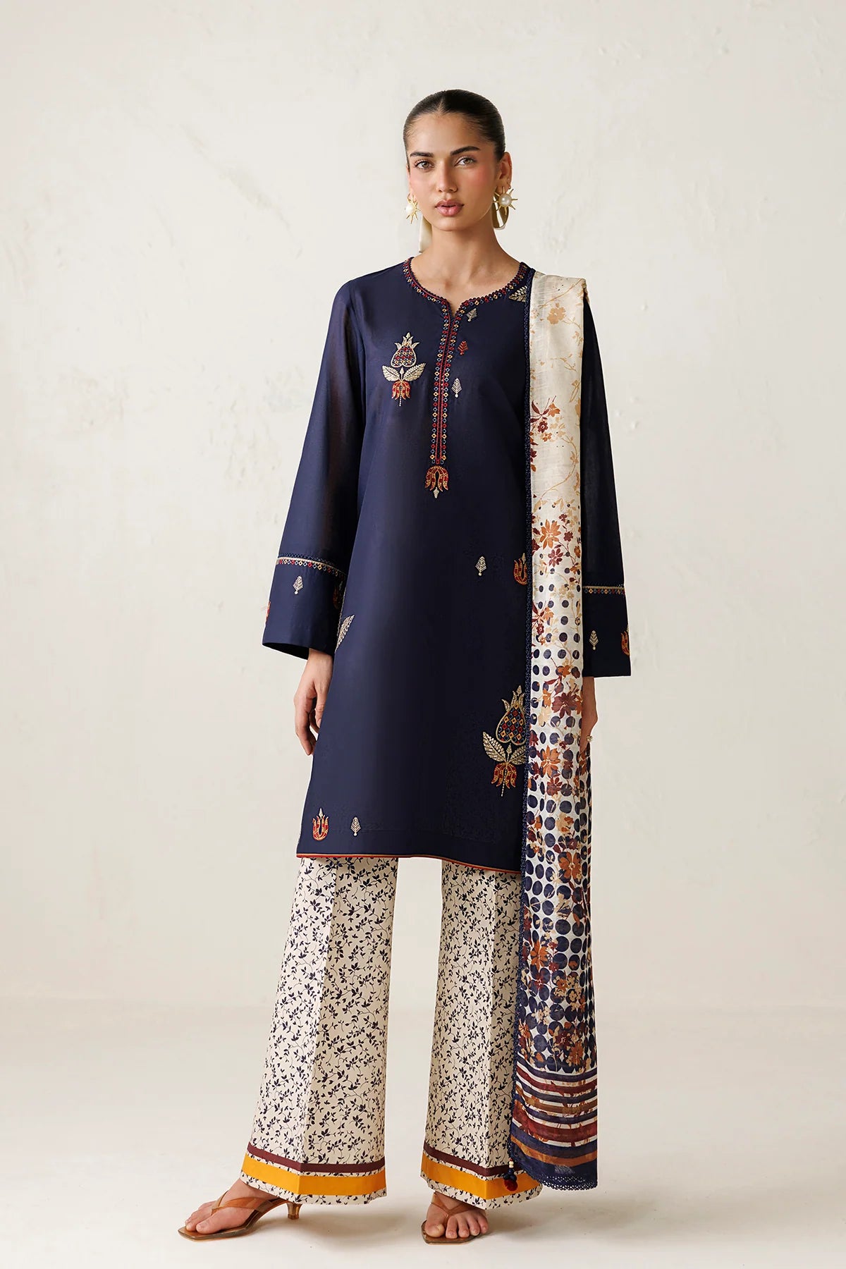 EMBROIDERED LAWN USE-9390 | New Arrivals | Jazmin