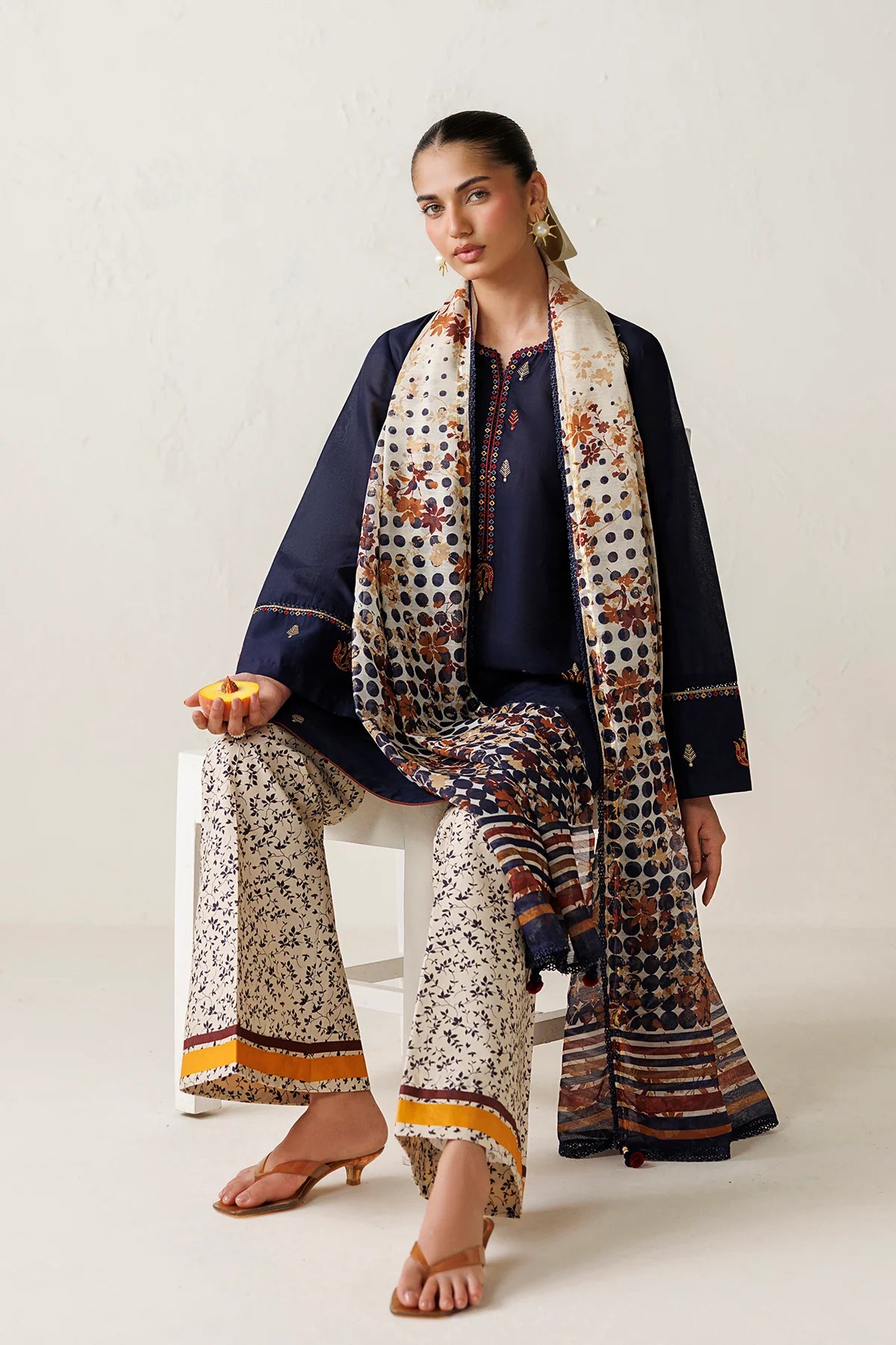 EMBROIDERED LAWN USE-9390 | New Arrivals | Jazmin