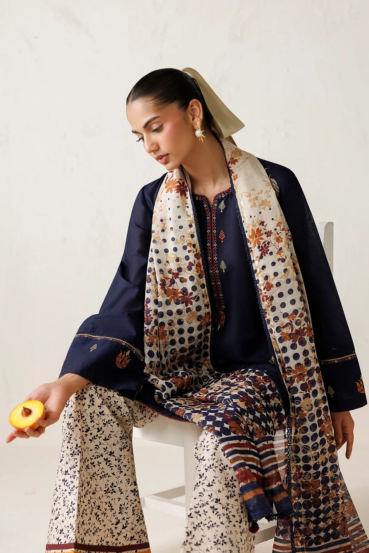 EMBROIDERED LAWN USE-9390 | New Arrivals | Jazmin