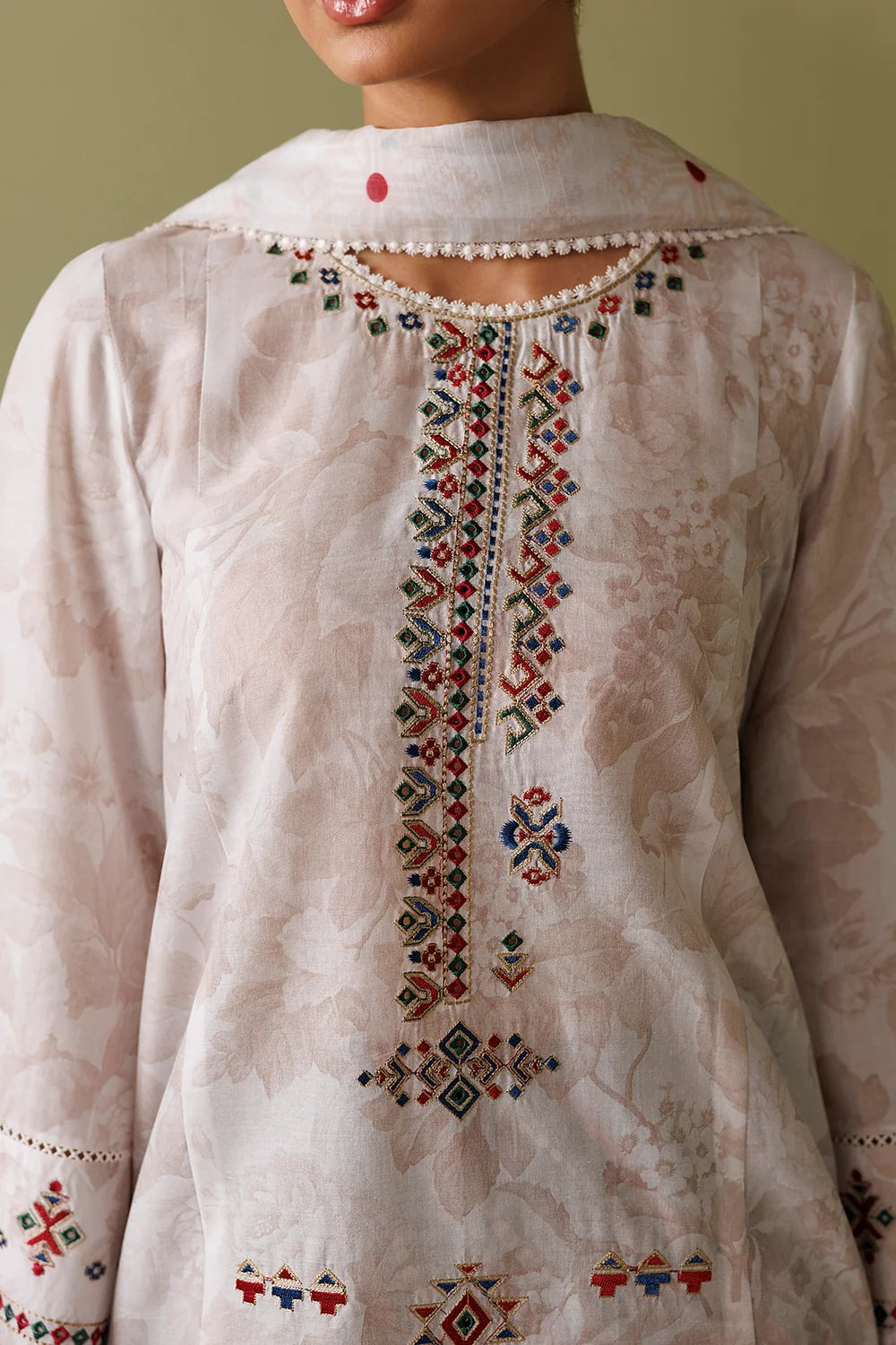 EMBROIDERED LAWN USE-9373 | New Arrivals | Jazmin