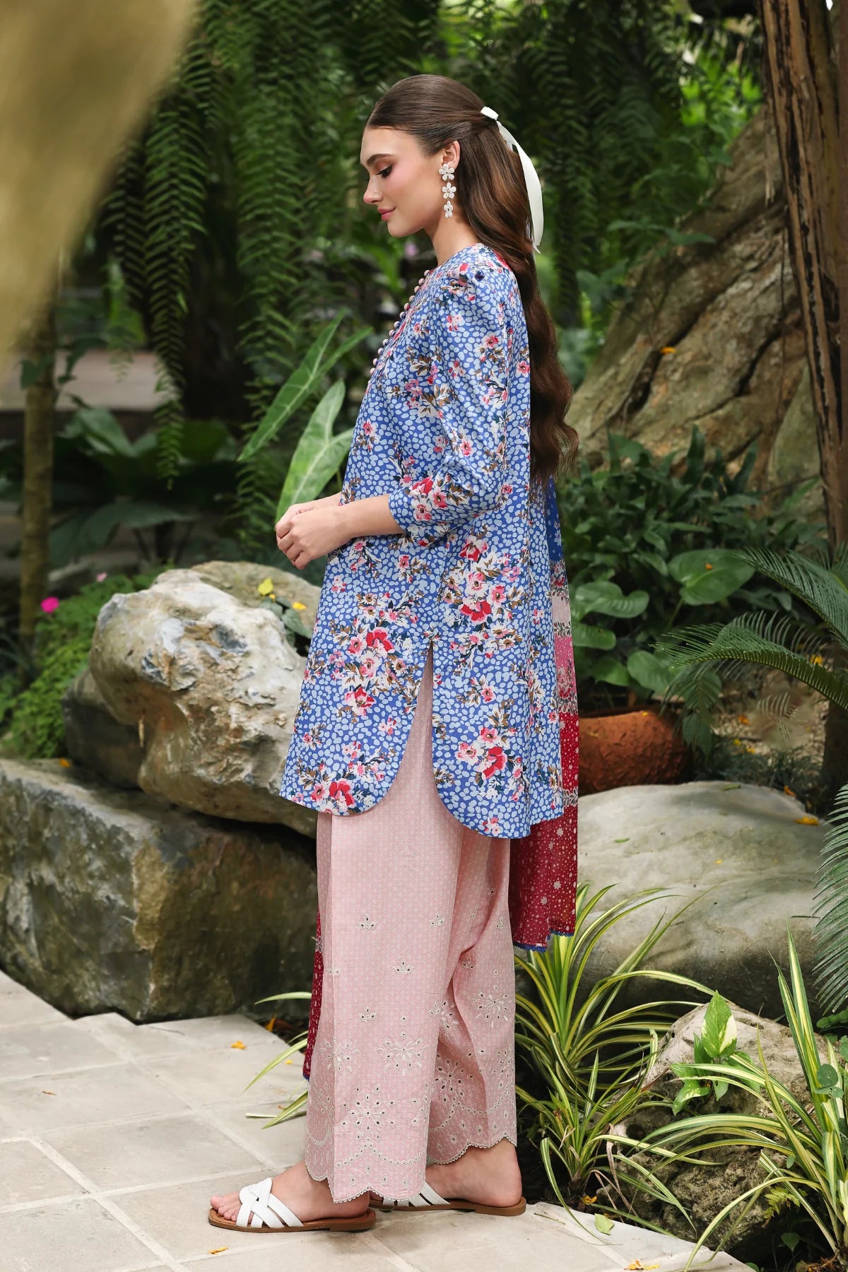 EMBROIDERED LAWN USE-9393 | New Arrivals | Jazmin