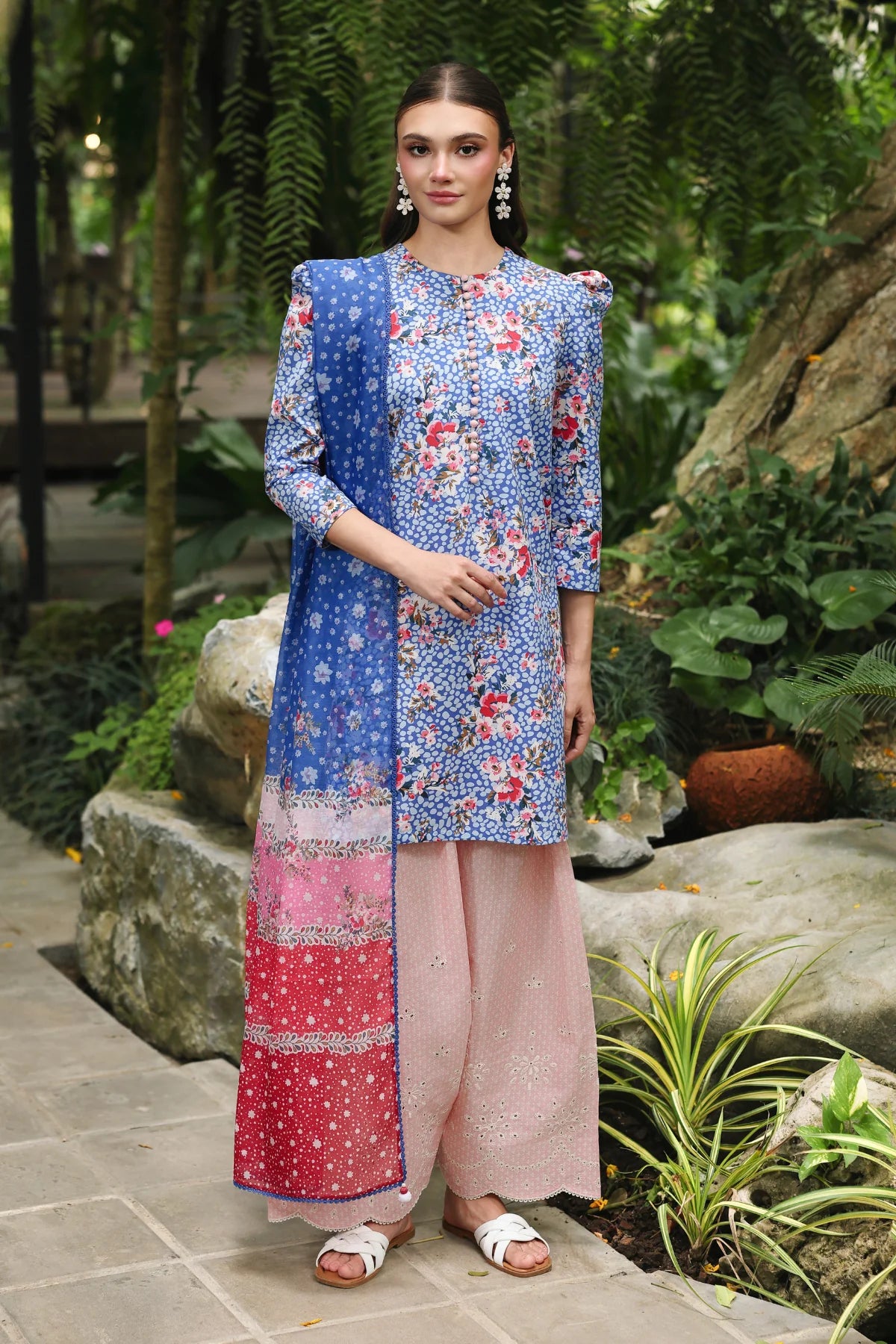 EMBROIDERED LAWN USE-9393 | New Arrivals | Jazmin