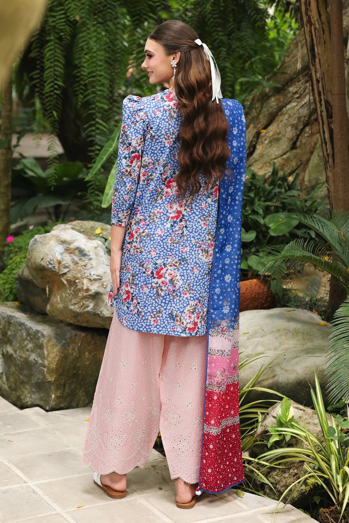 EMBROIDERED LAWN USE-9393 | New Arrivals | Jazmin