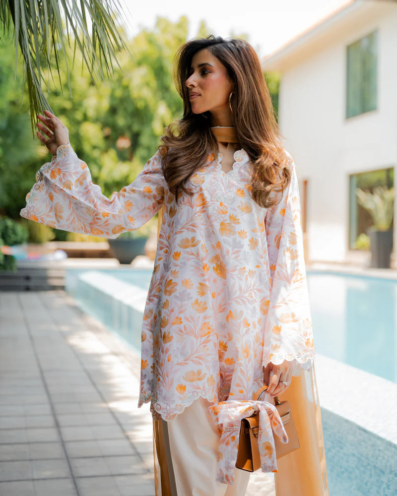 Peach Petals | LIRA
