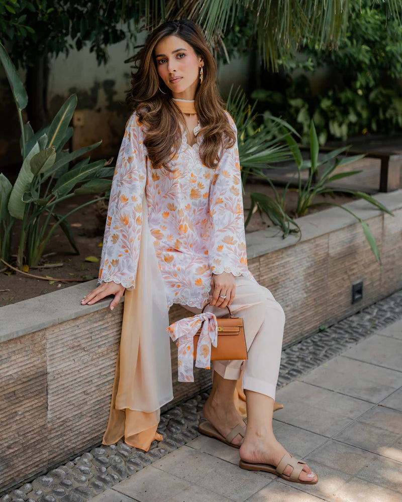 Peach Petals | LIRA