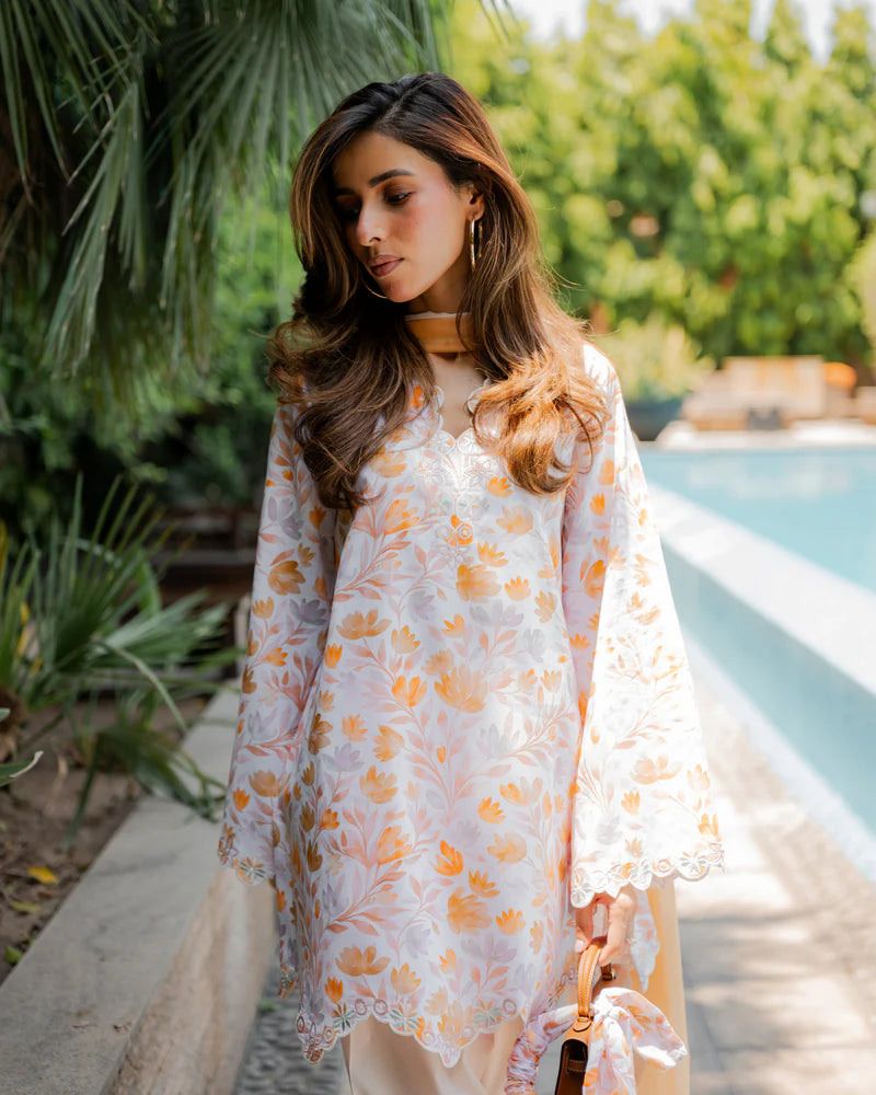 Peach Petals | LIRA