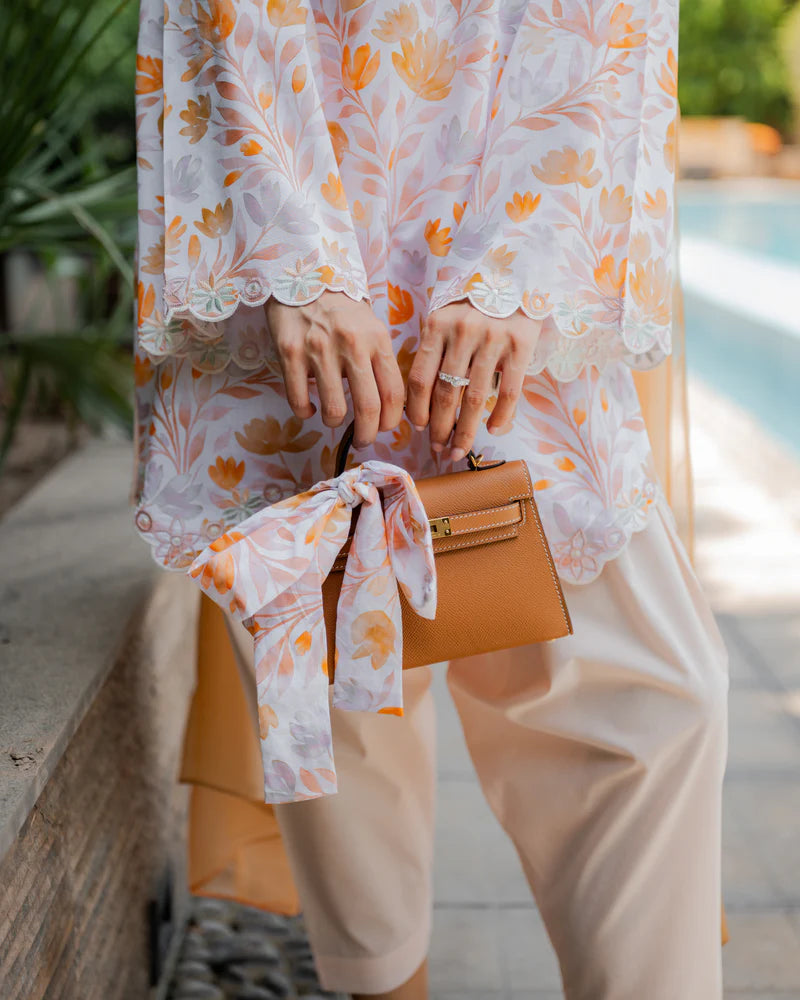 Peach Petals | LIRA
