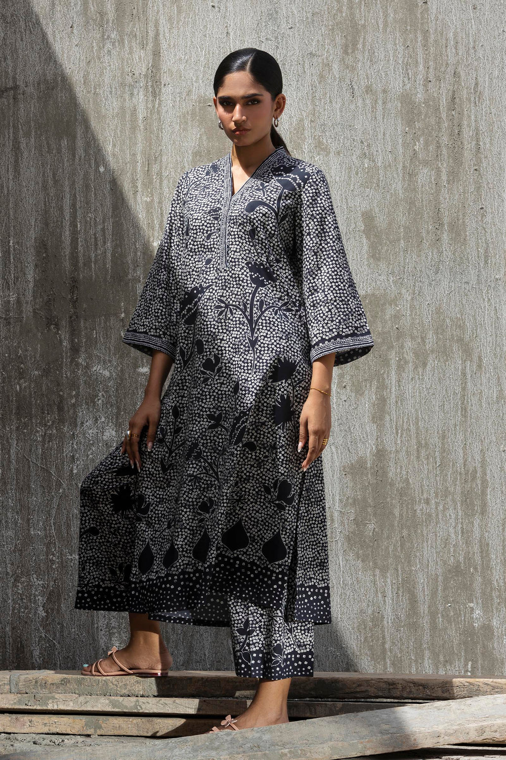 SS26BSP247P2T | Monochrome Collection | SANA SAFINAZ