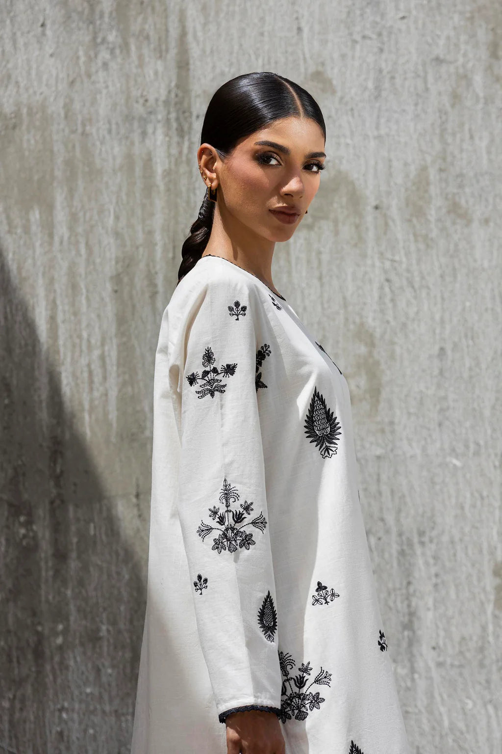 SS26ESE413P2T | Monochrome Collection | SANA SAFINAZ