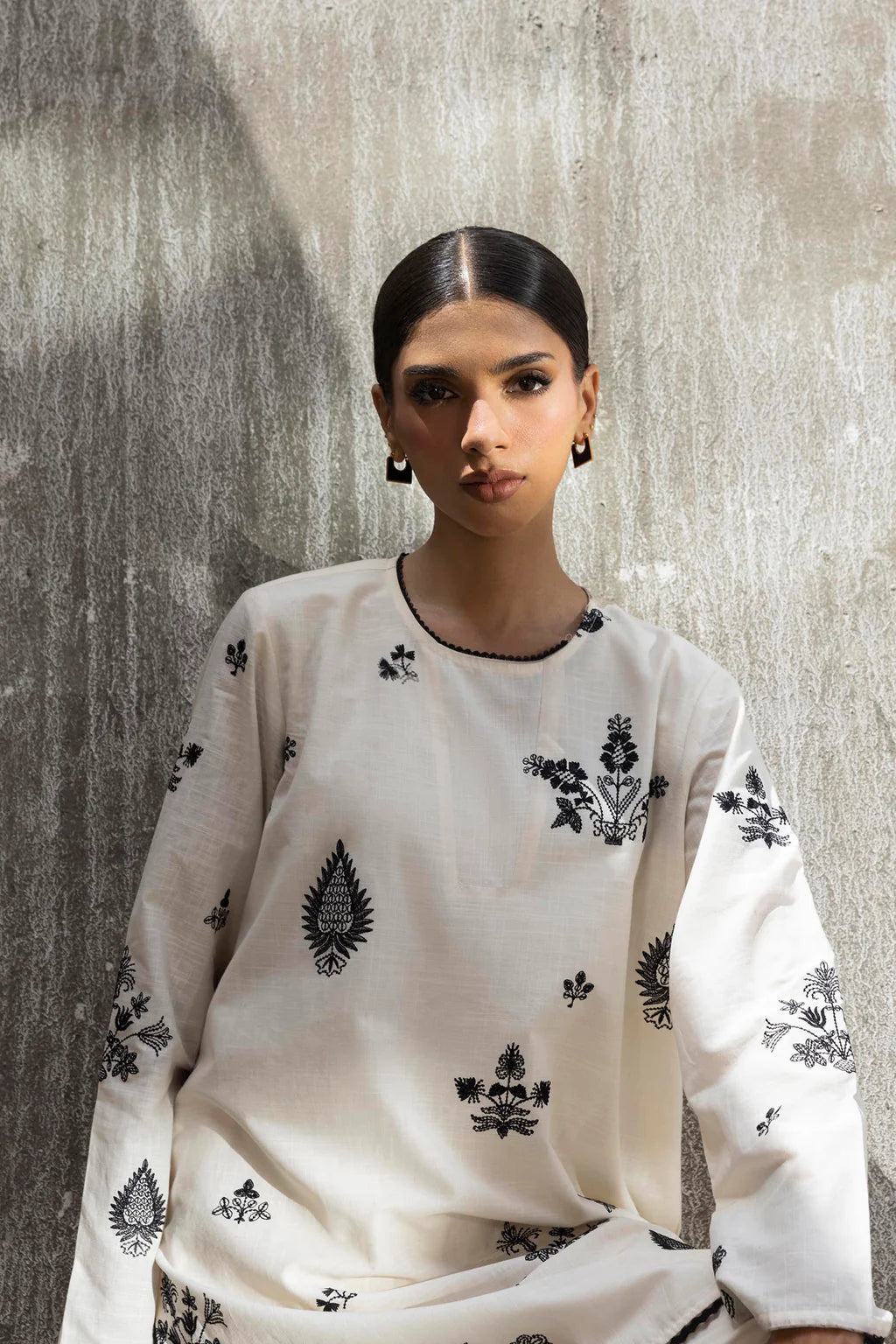 SS26ESE413P2T | Monochrome Collection | SANA SAFINAZ