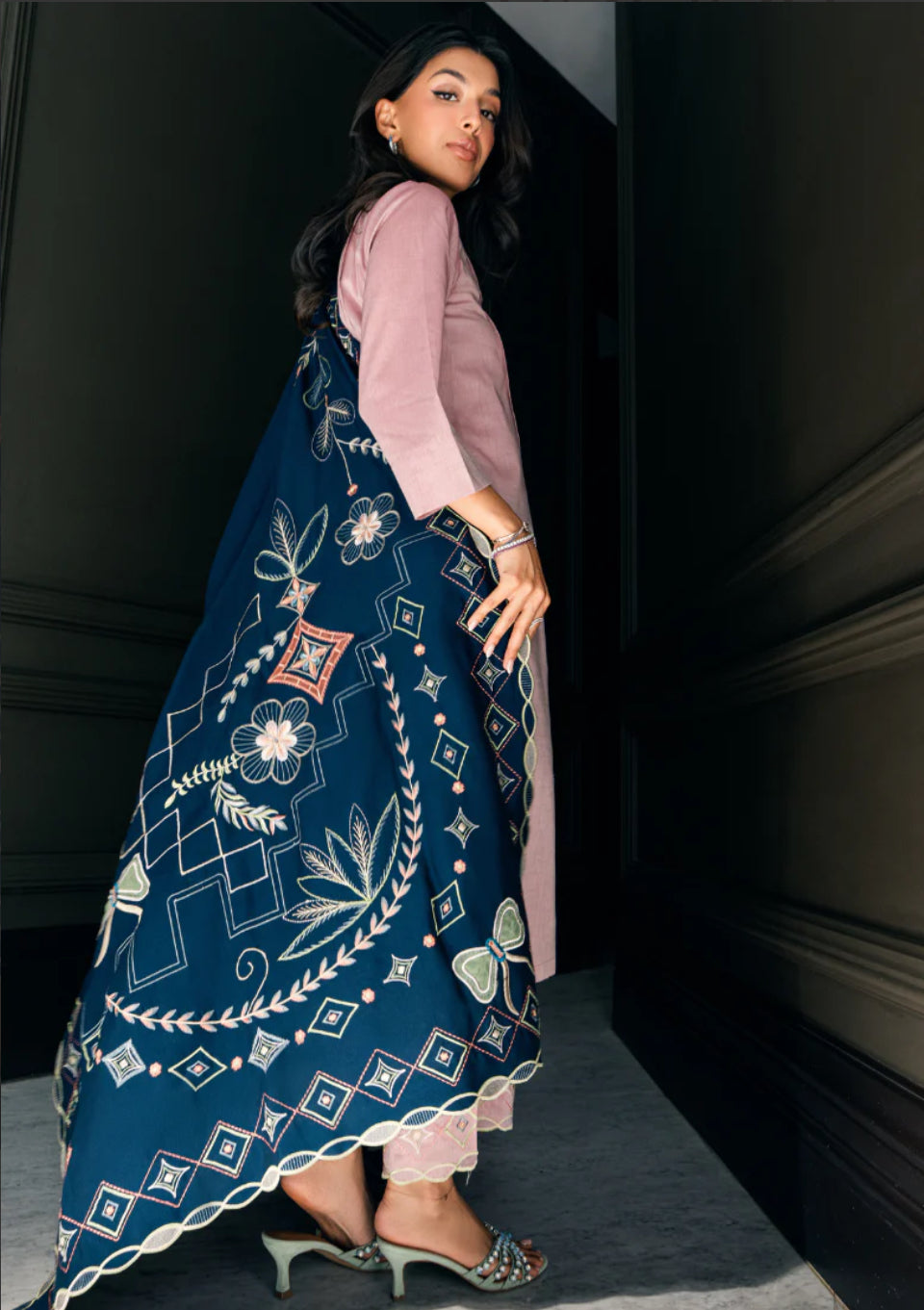 DINA SET W/ CHADAR | Monochrome '26 | Solids Official