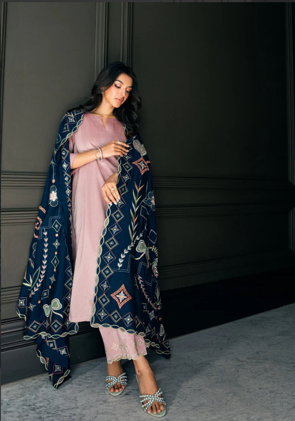 DINA SET W/ CHADAR | Monochrome '26 | Solids Official
