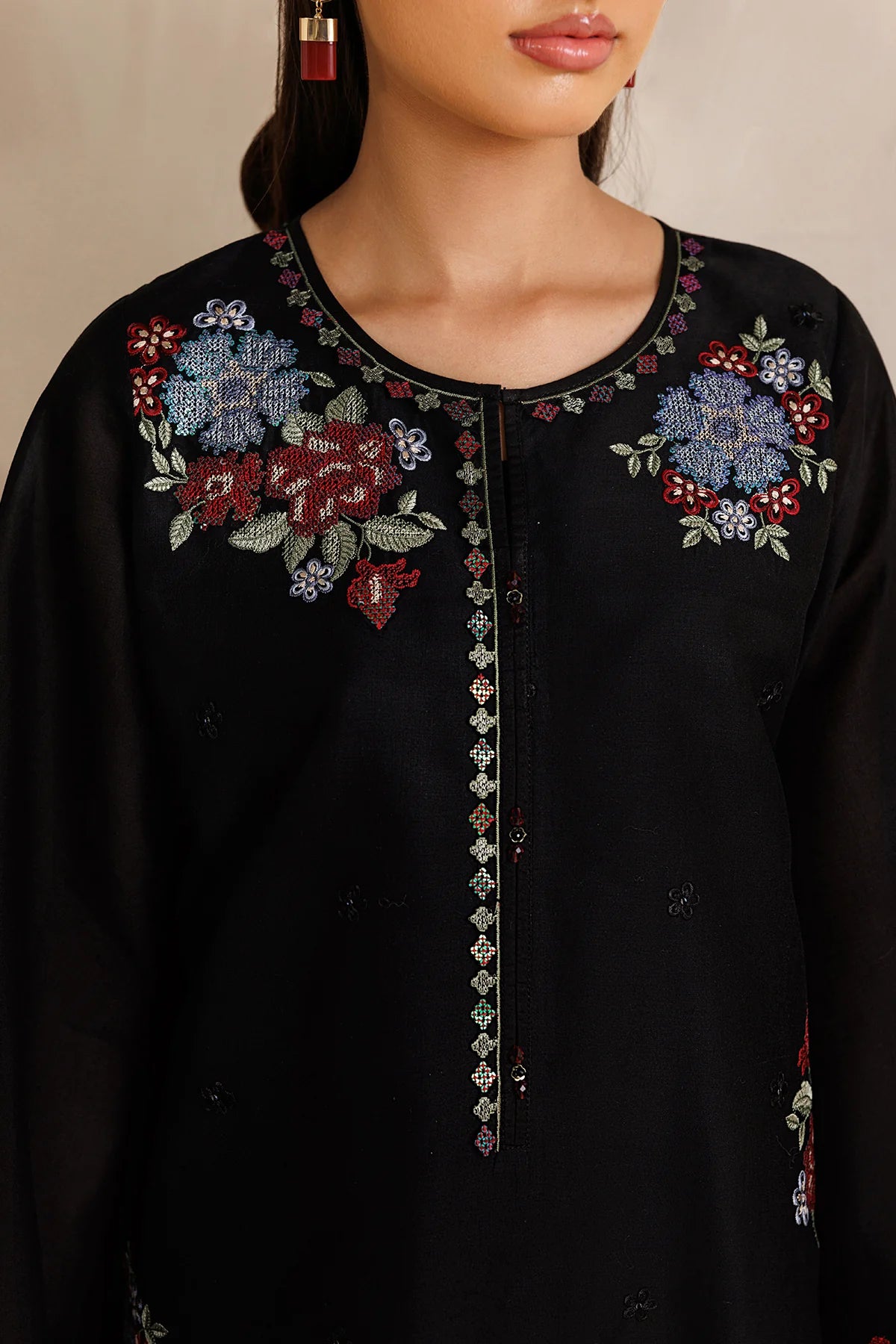 ESPR1338 | New In | Baroque