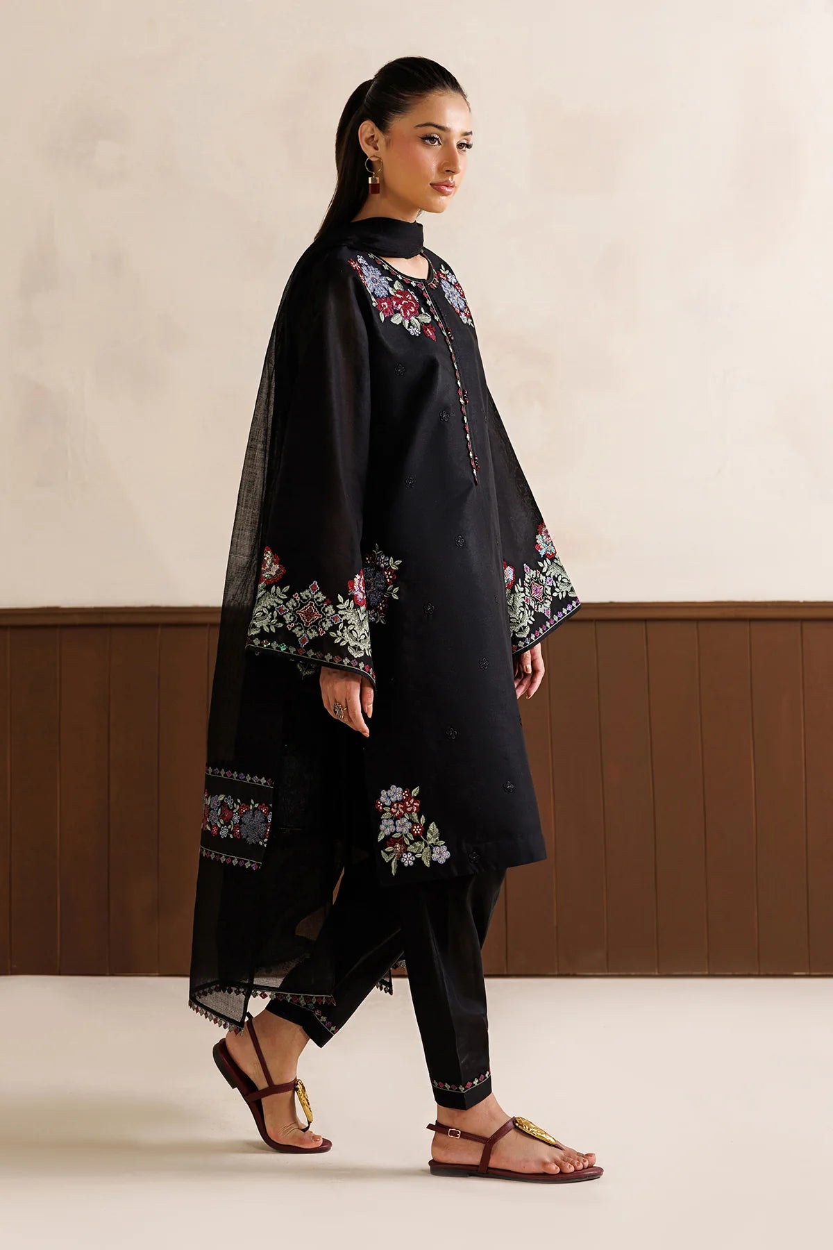 ESPR1338 | New In | Baroque