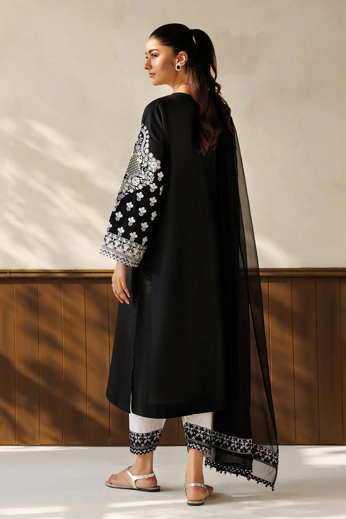 ESPR1367 | New In | Baroque