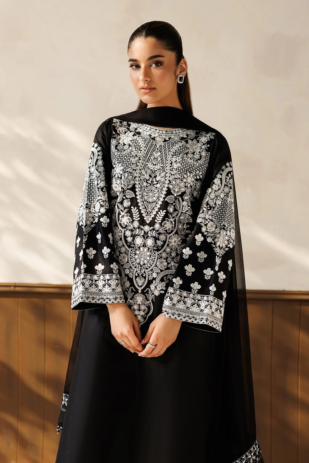 ESPR1367 | New In | Baroque
