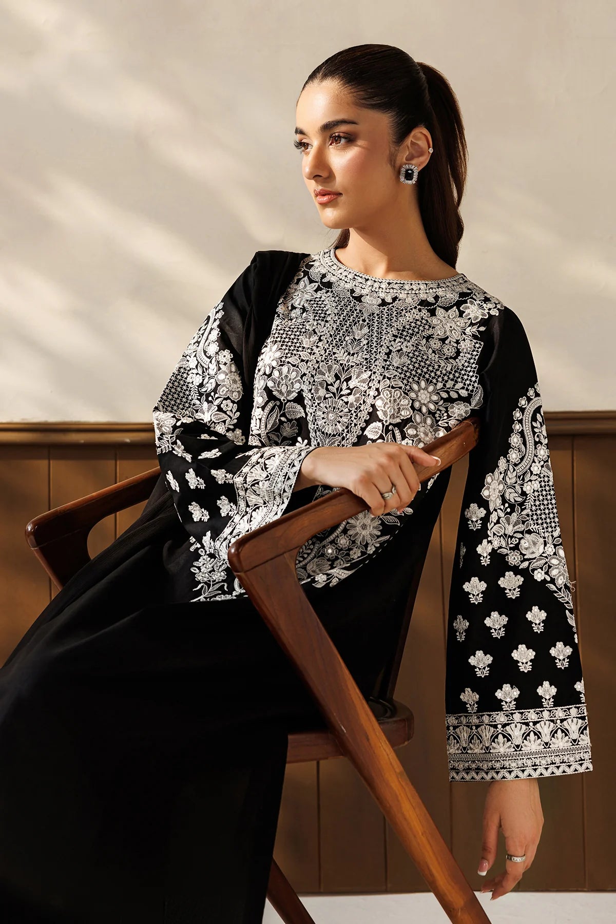 ESPR1367 | New In | Baroque