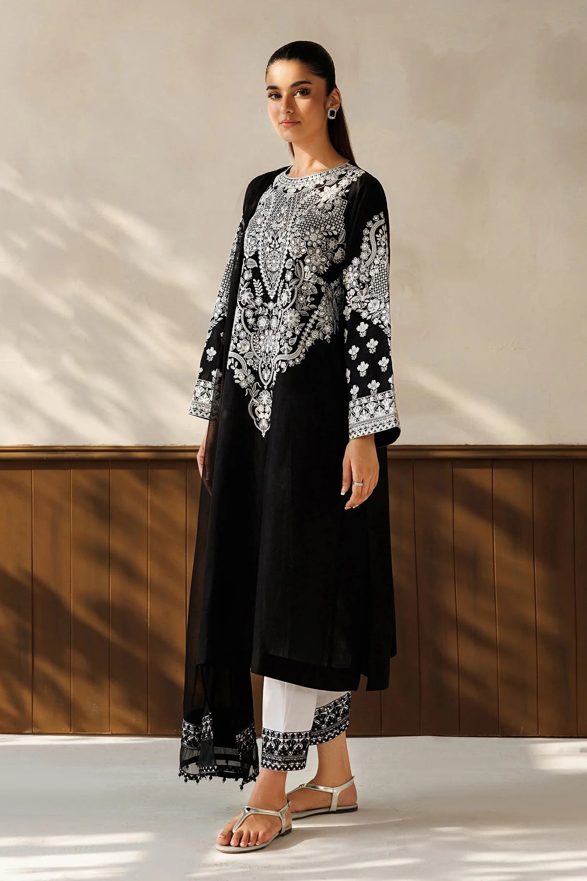 ESPR1367 | New In | Baroque