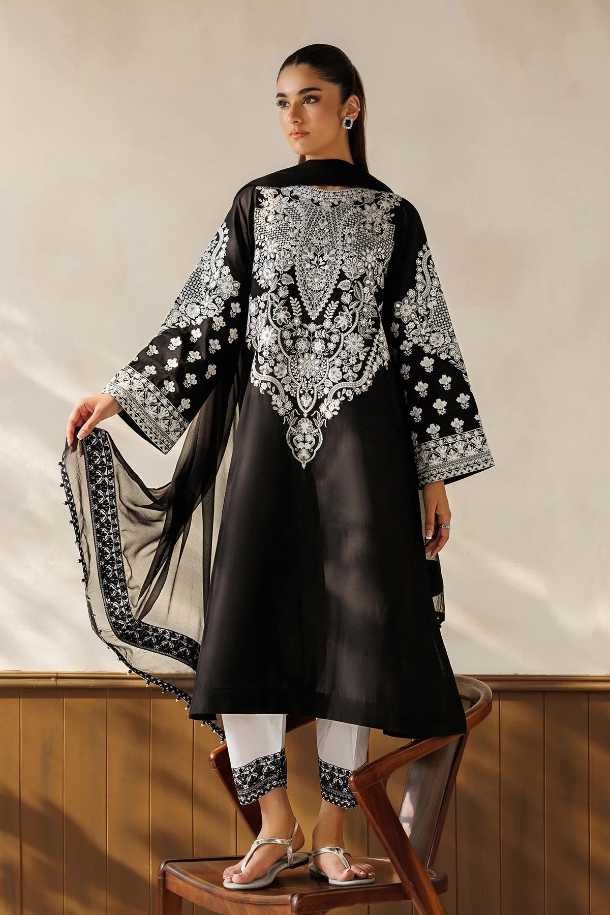ESPR1367 | New In | Baroque
